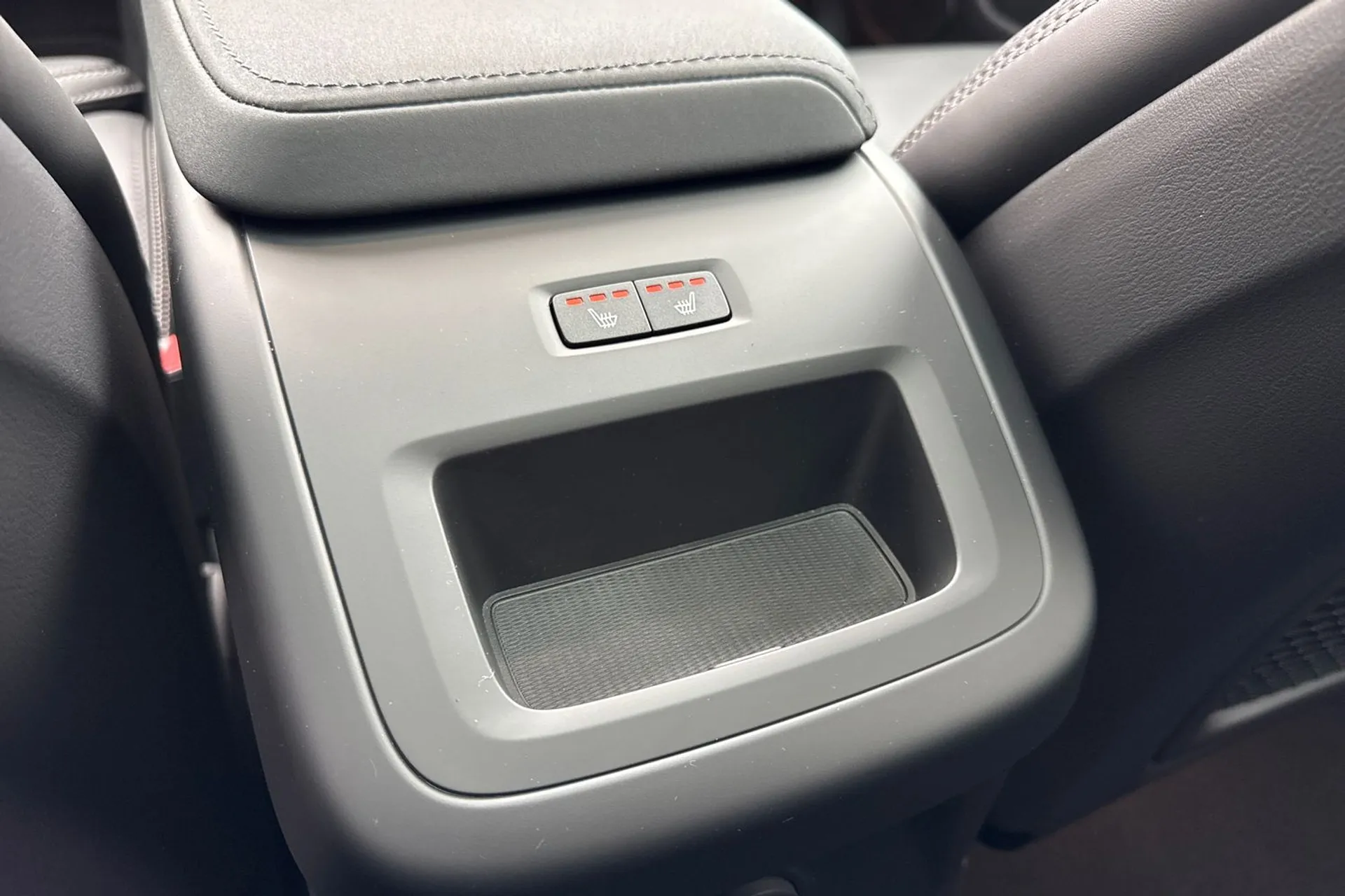 Volvo XC60 thumbnail image number 32