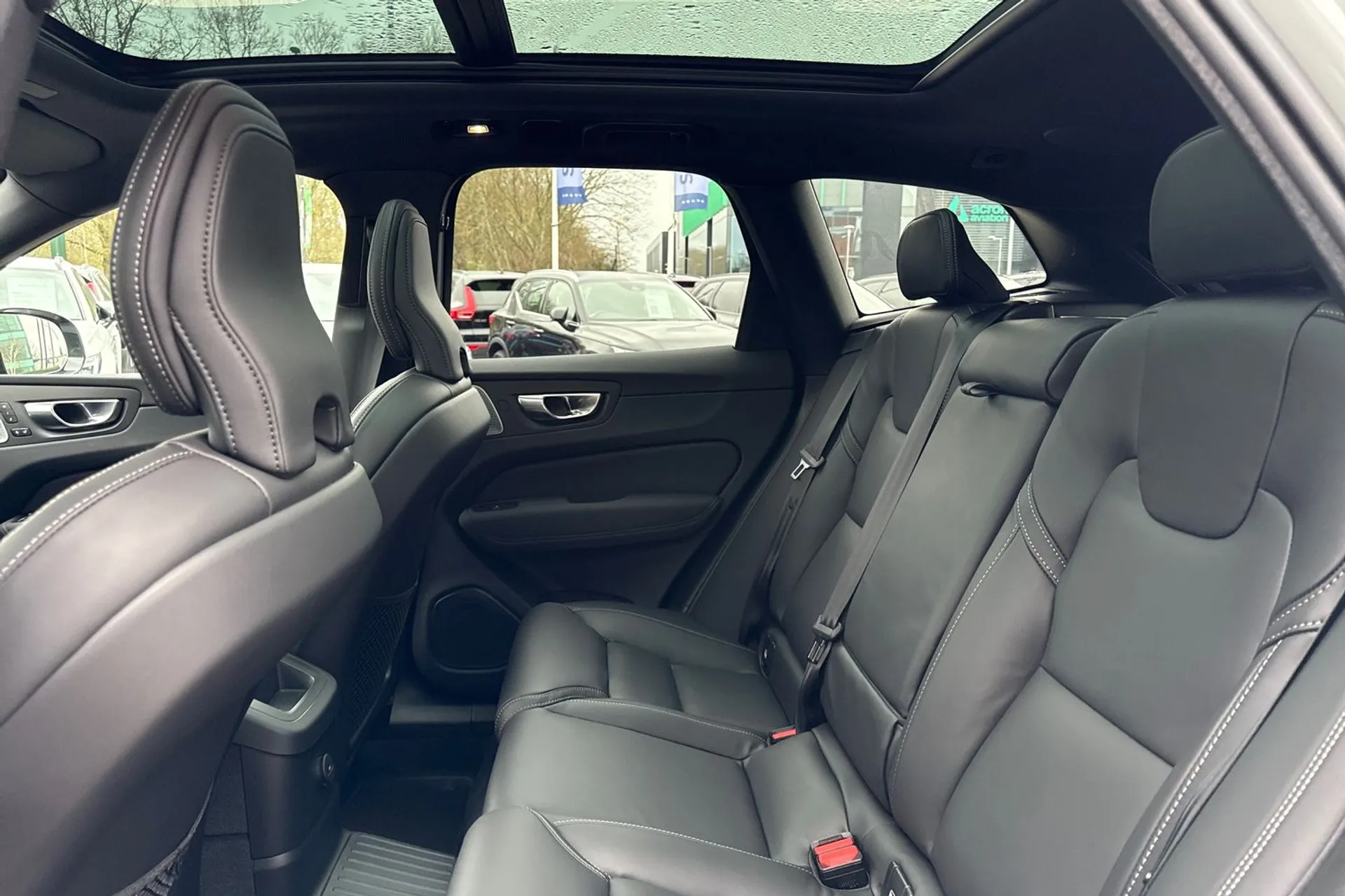 Volvo XC60 thumbnail image number 30