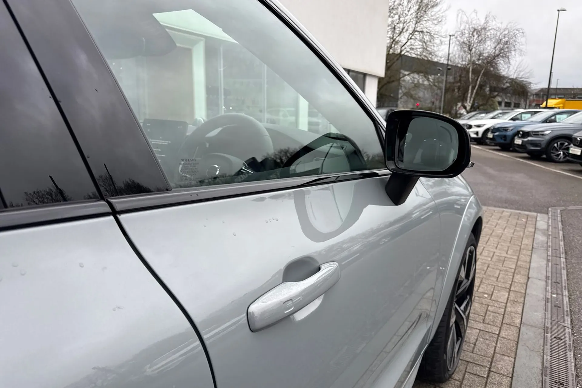 Volvo XC60 thumbnail image number 17