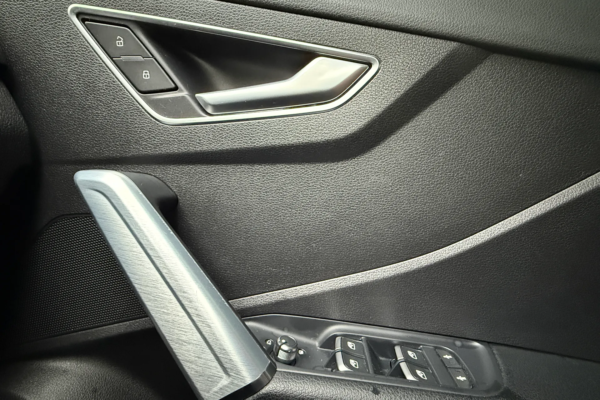 Audi Q2 thumbnail image number 26