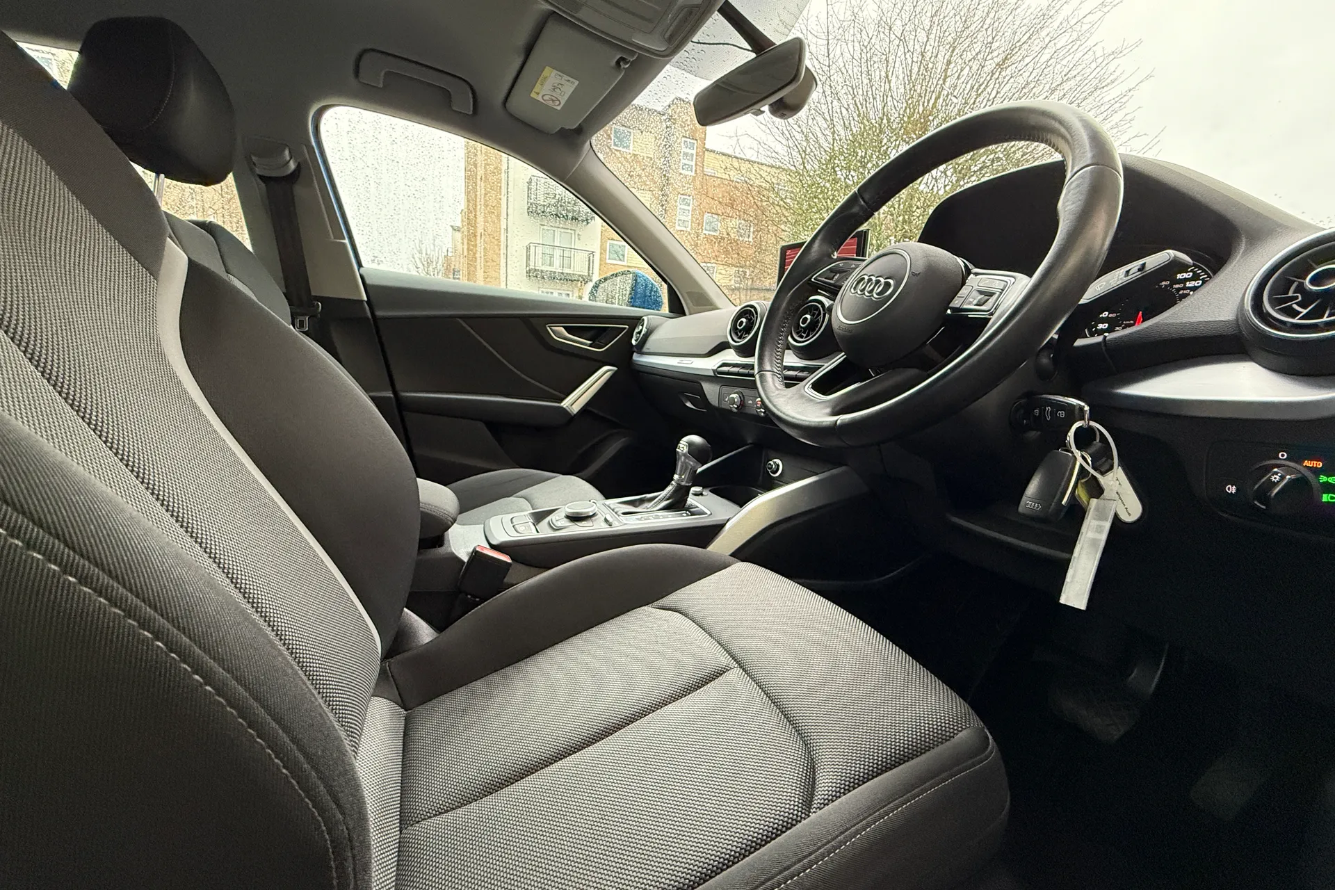 Audi Q2 thumbnail image number 28