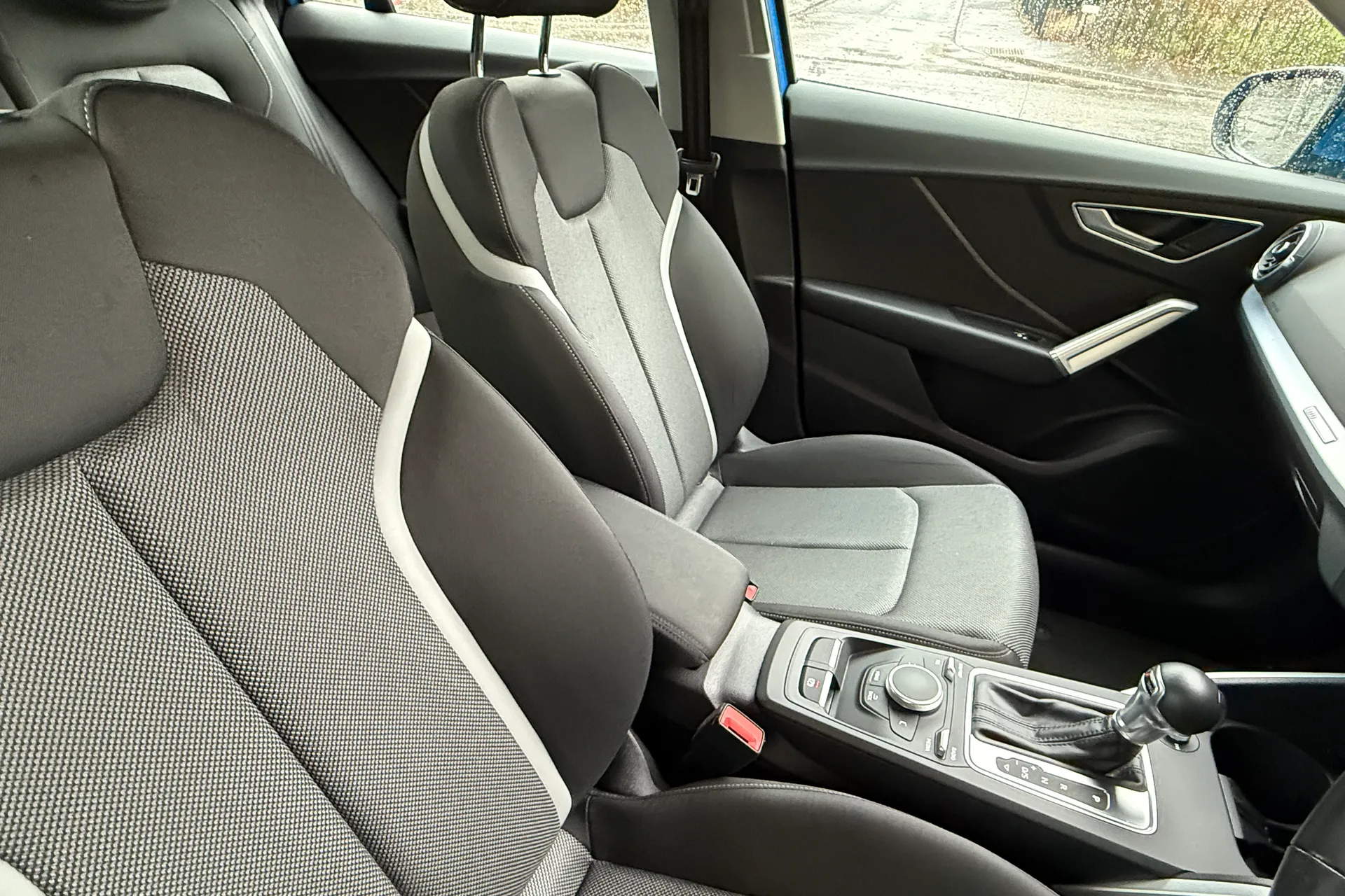 Audi Q2 thumbnail image number 32