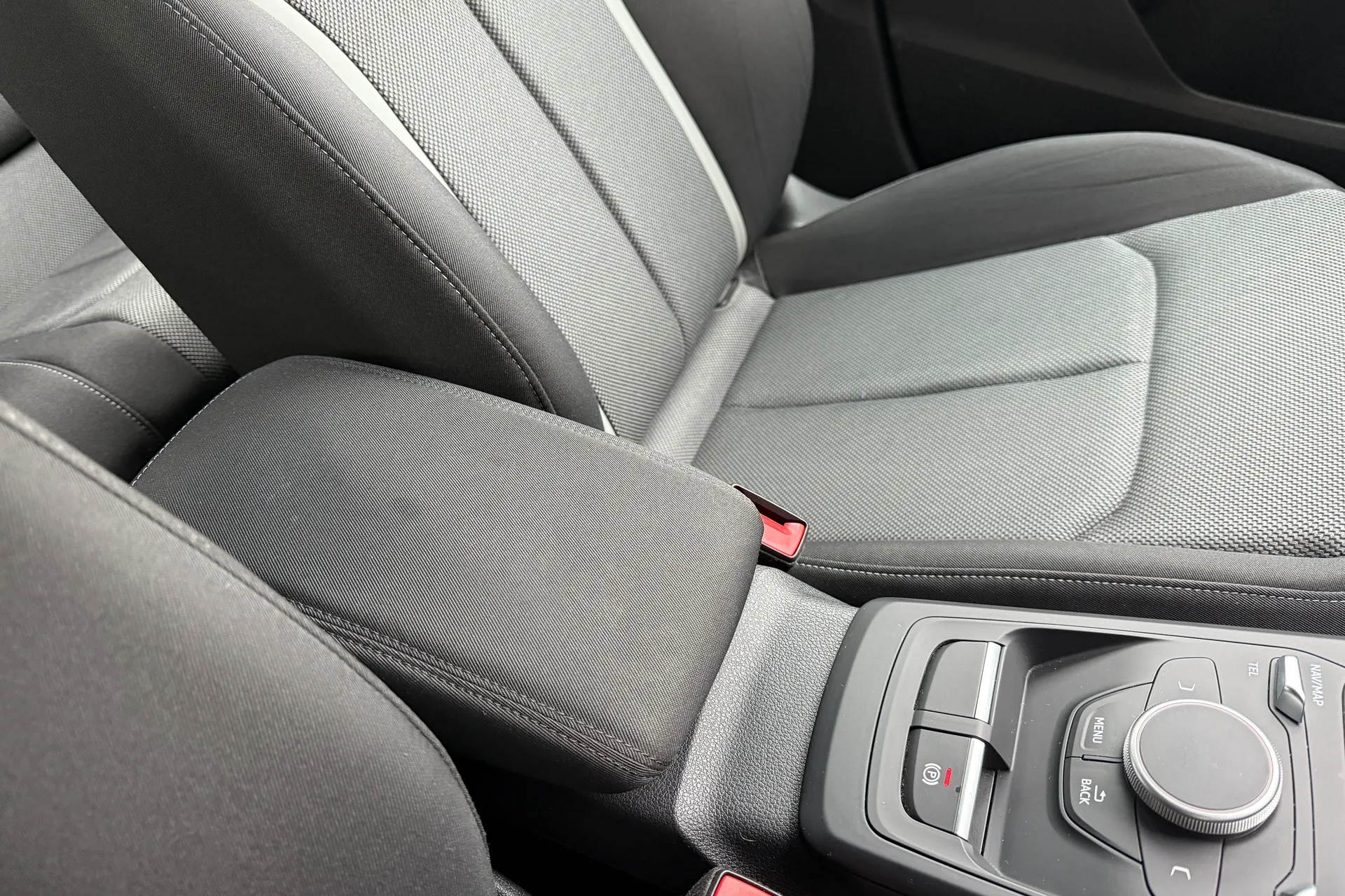 Audi Q2 thumbnail image number 15