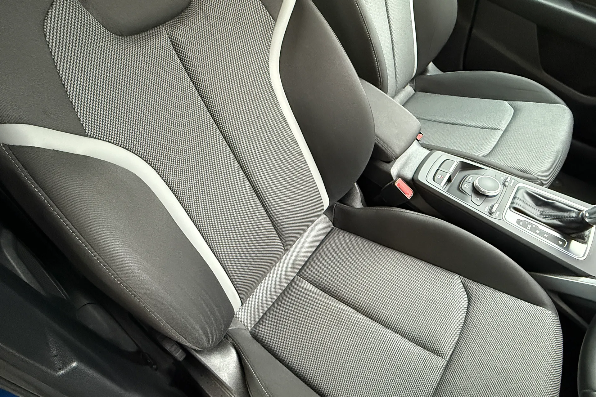 Audi Q2 thumbnail image number 31