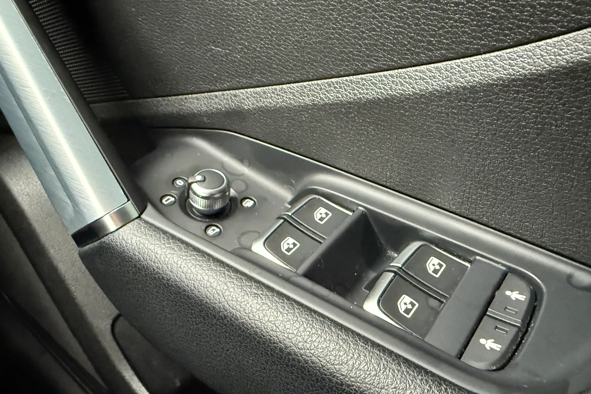 Audi Q2 thumbnail image number 27