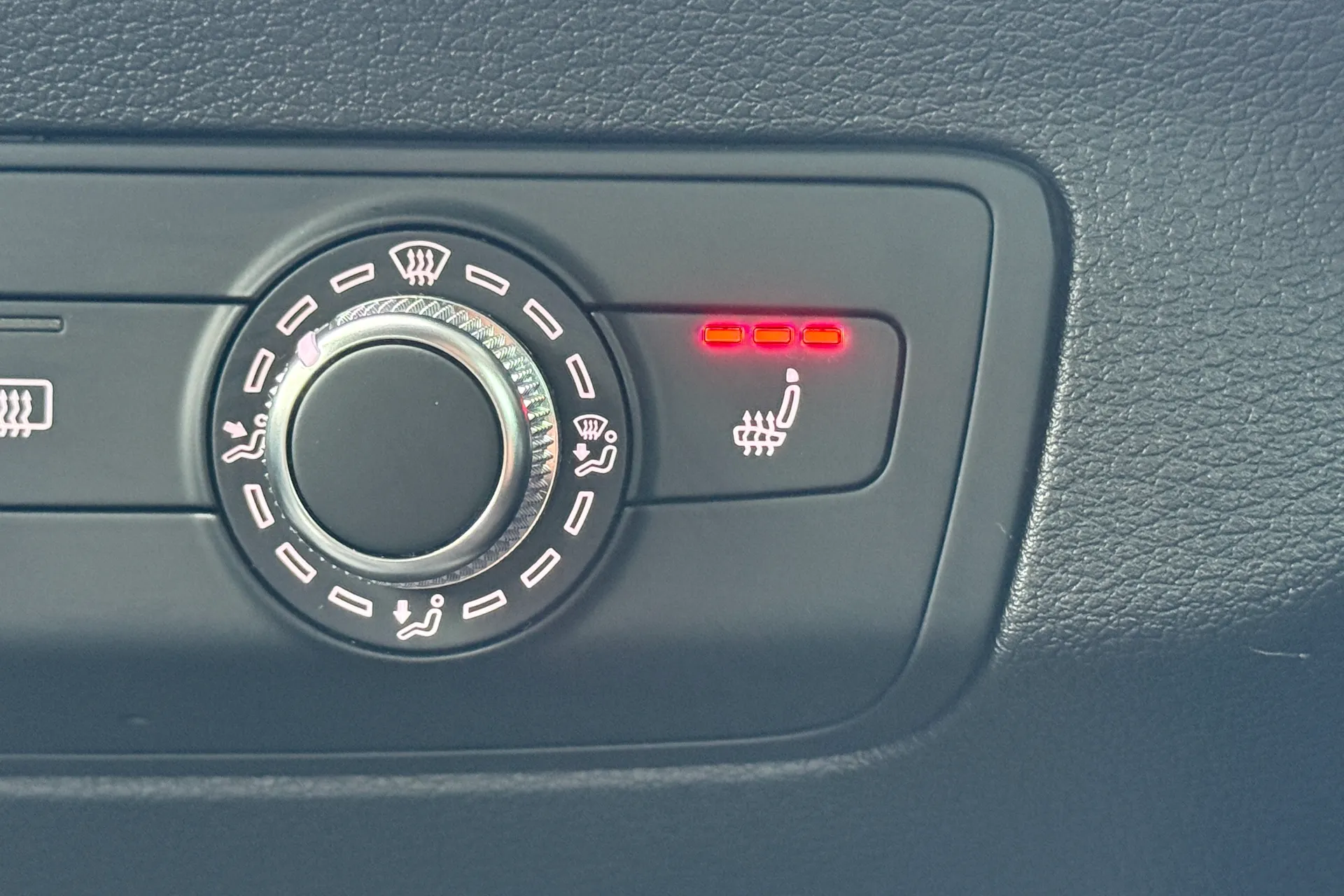 Audi Q2 thumbnail image number 5