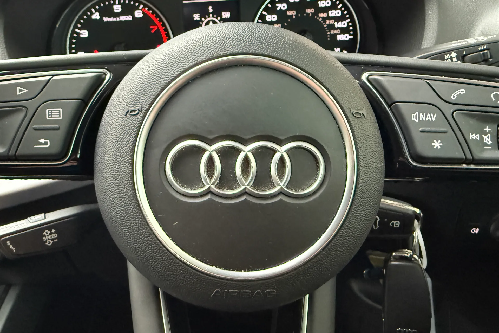 Audi Q2 thumbnail image number 22