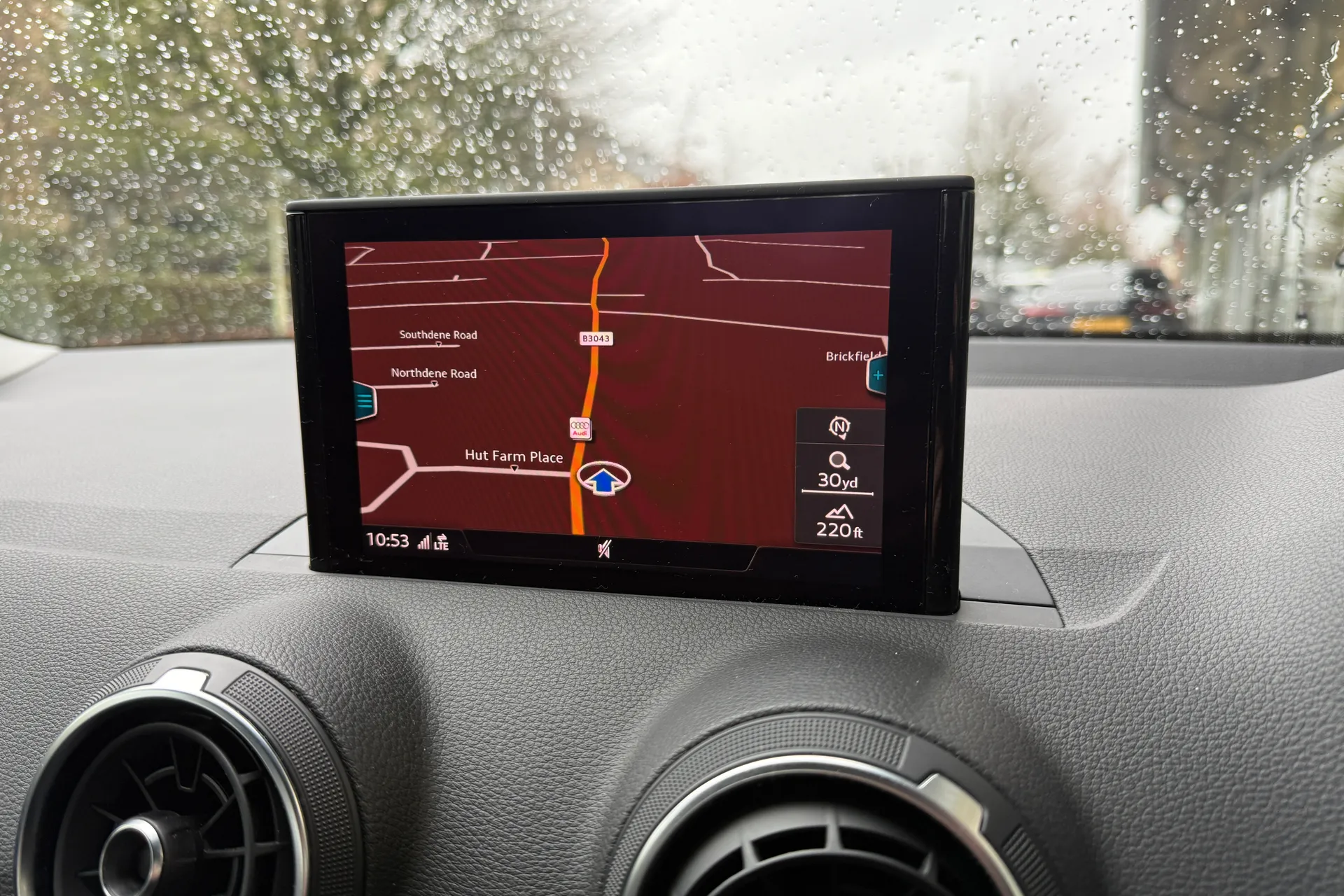 Audi Q2 thumbnail image number 4