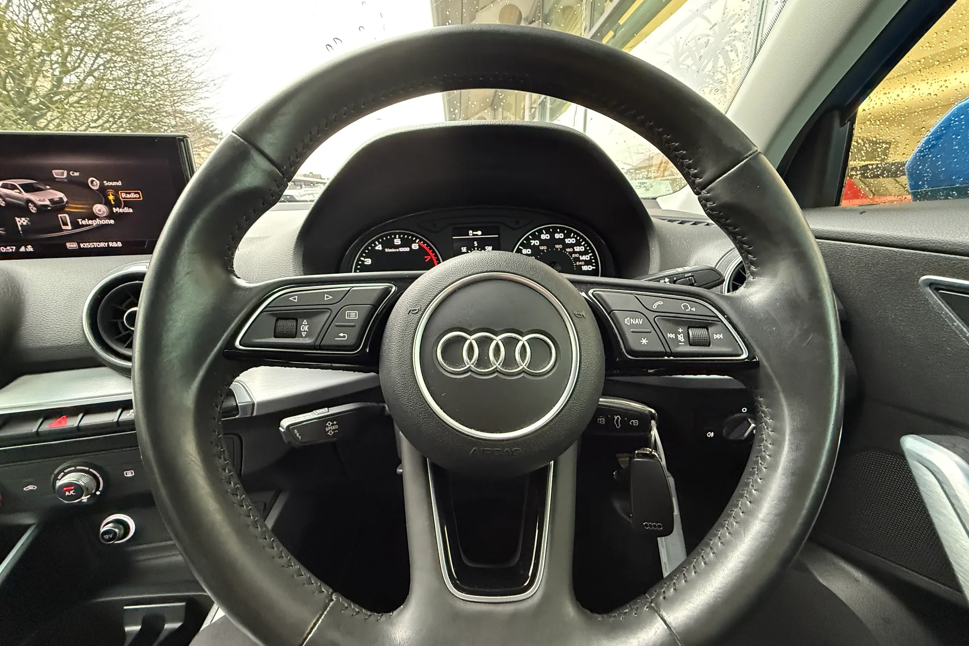 Audi Q2 thumbnail image number 19
