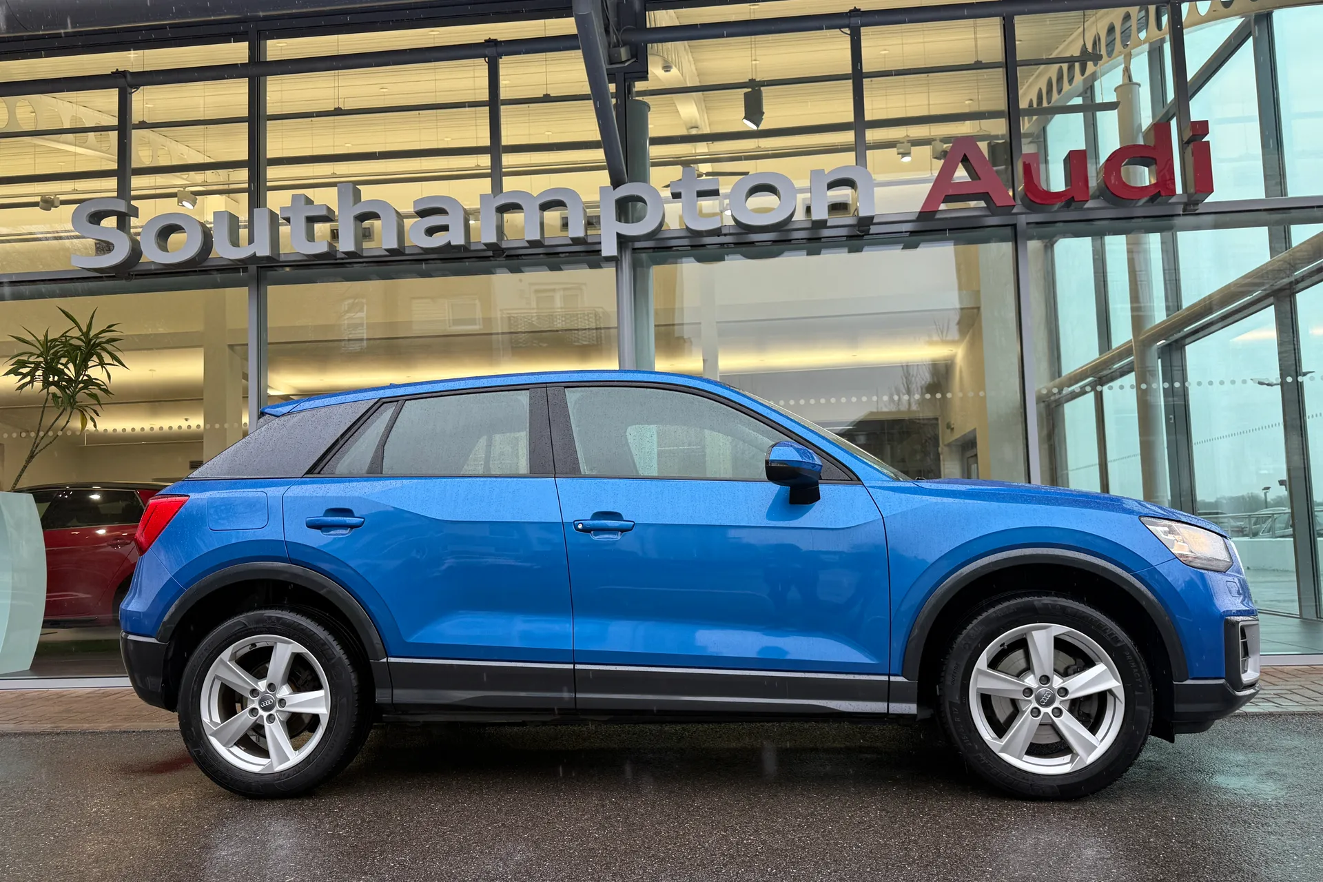 Audi Q2 thumbnail image number 2
