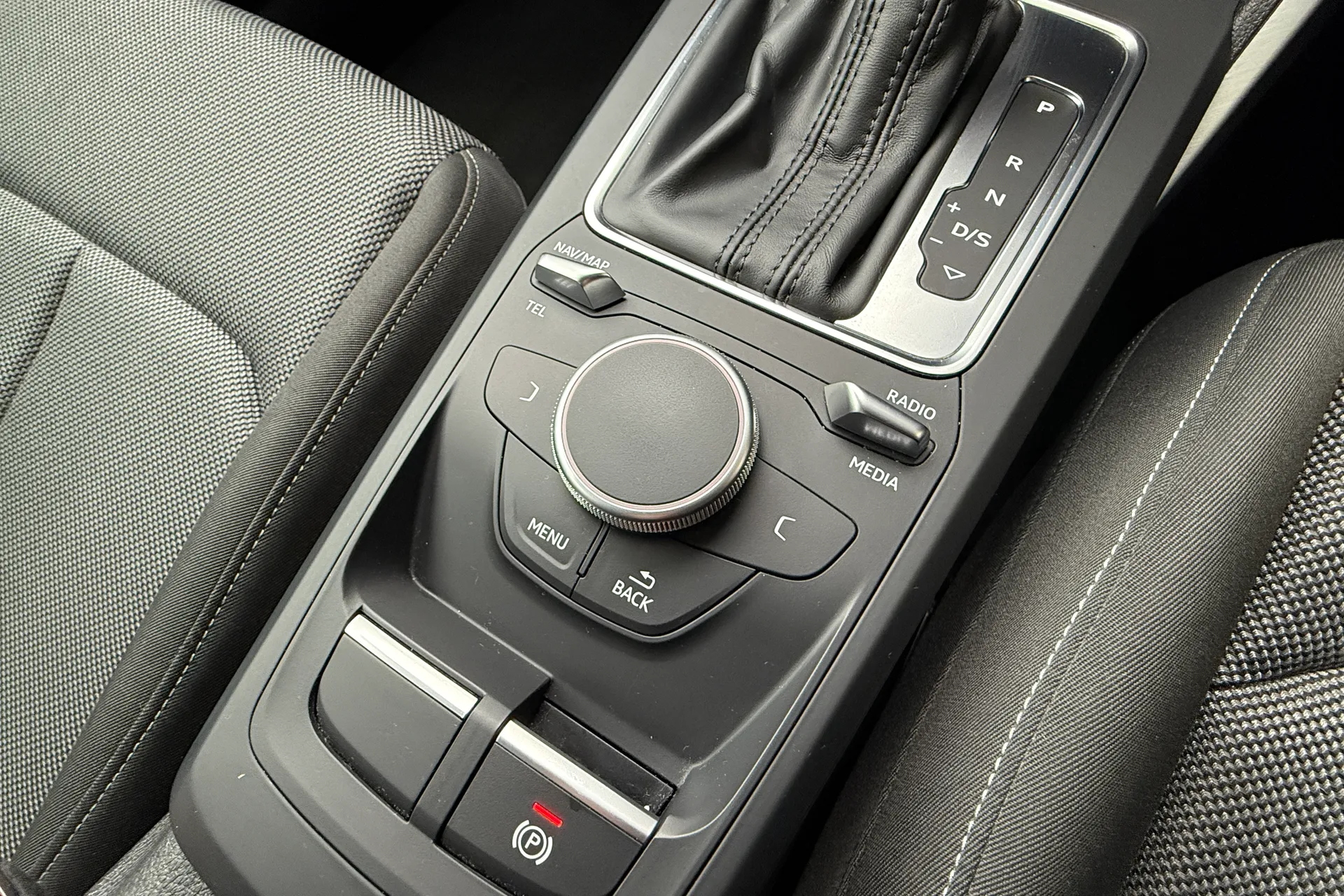 Audi Q2 thumbnail image number 14