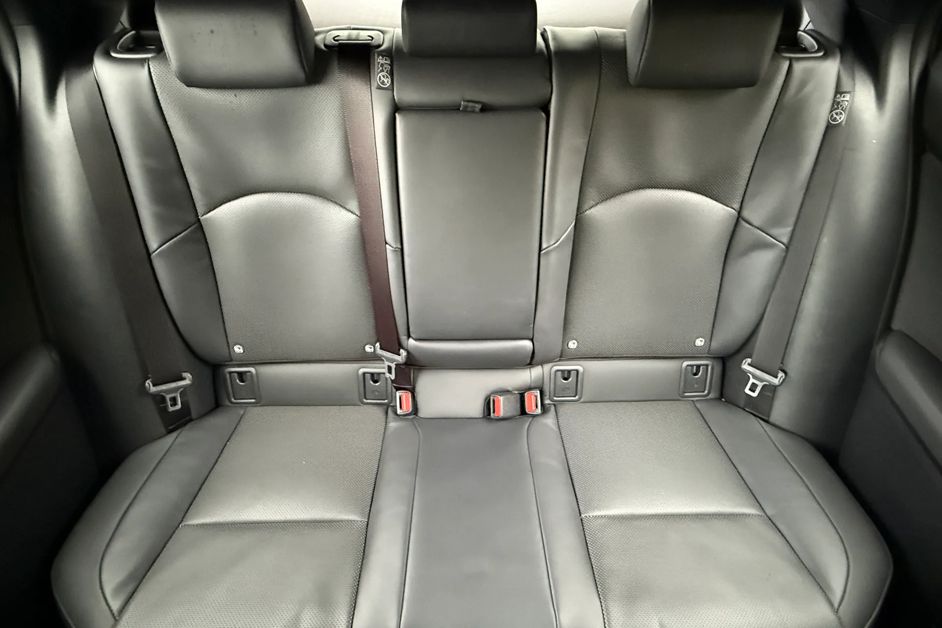 LEXUS UX thumbnail image number 24