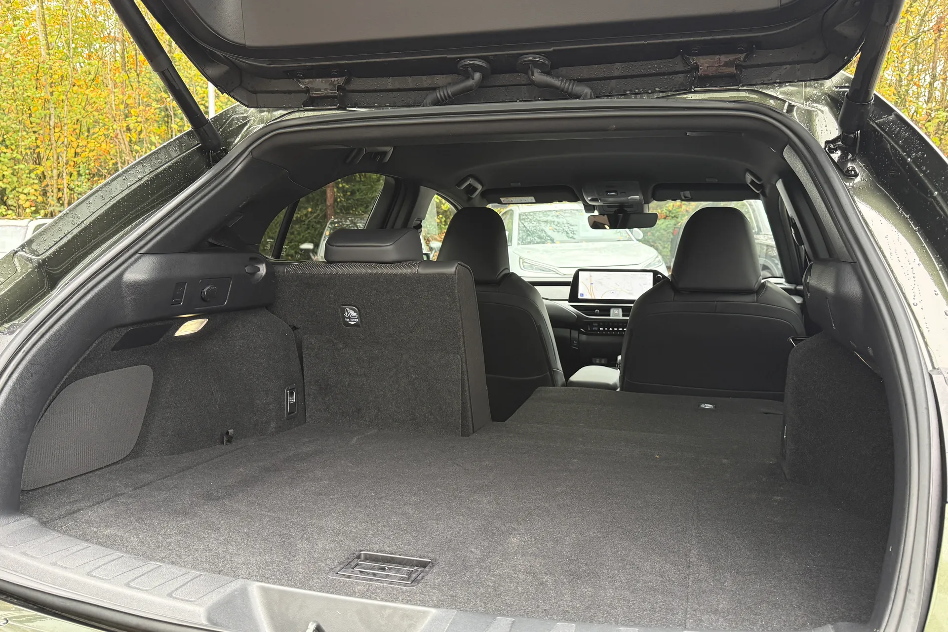 LEXUS UX thumbnail image number 34