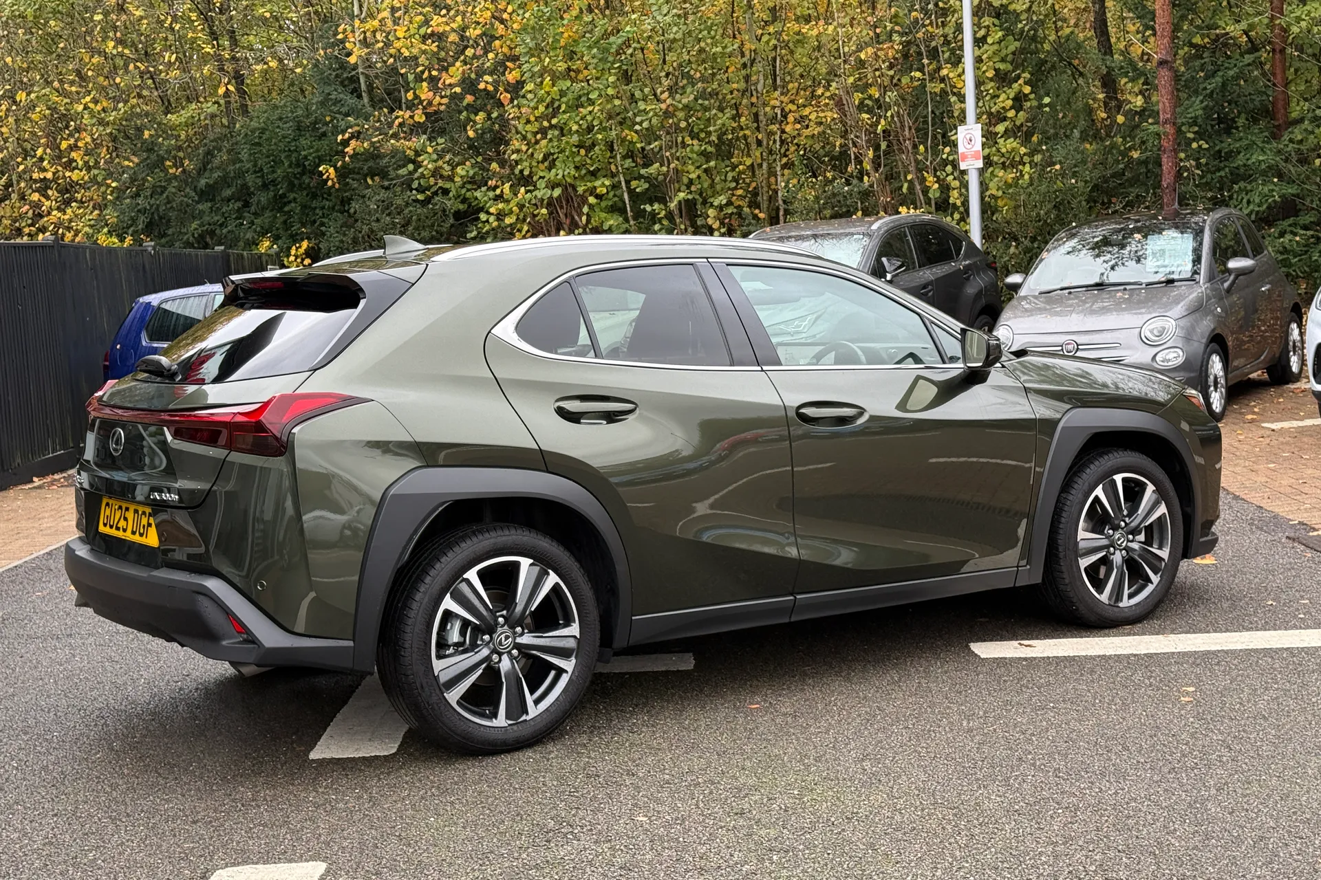 LEXUS UX thumbnail image number 6