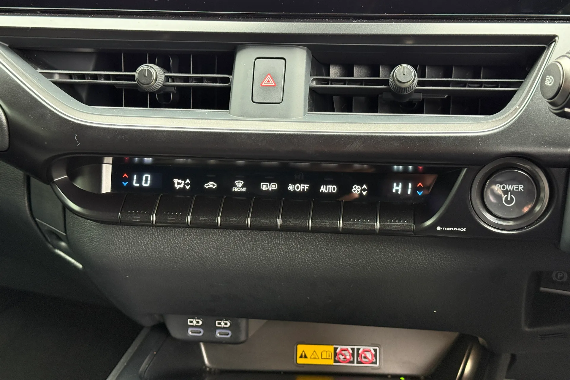 LEXUS UX thumbnail image number 49