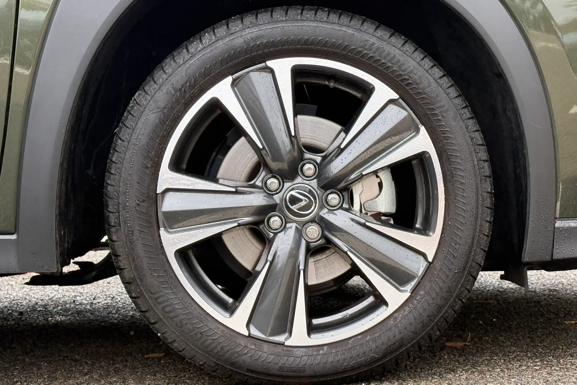 LEXUS UX thumbnail image number 22