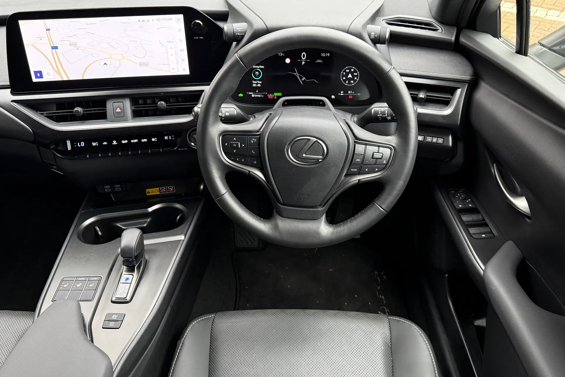 LEXUS UX thumbnail image number 59