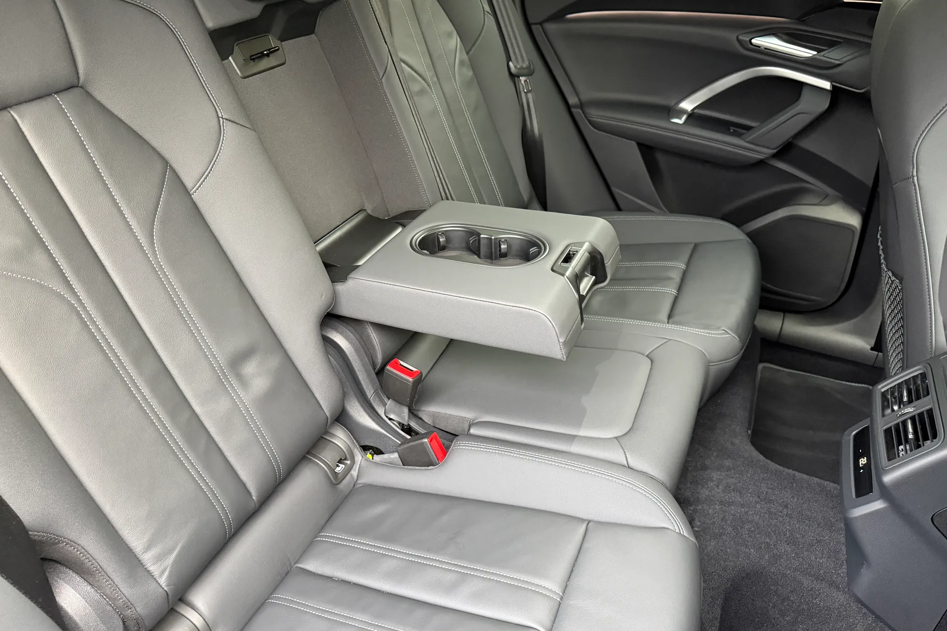 Audi Q5 thumbnail image number 37