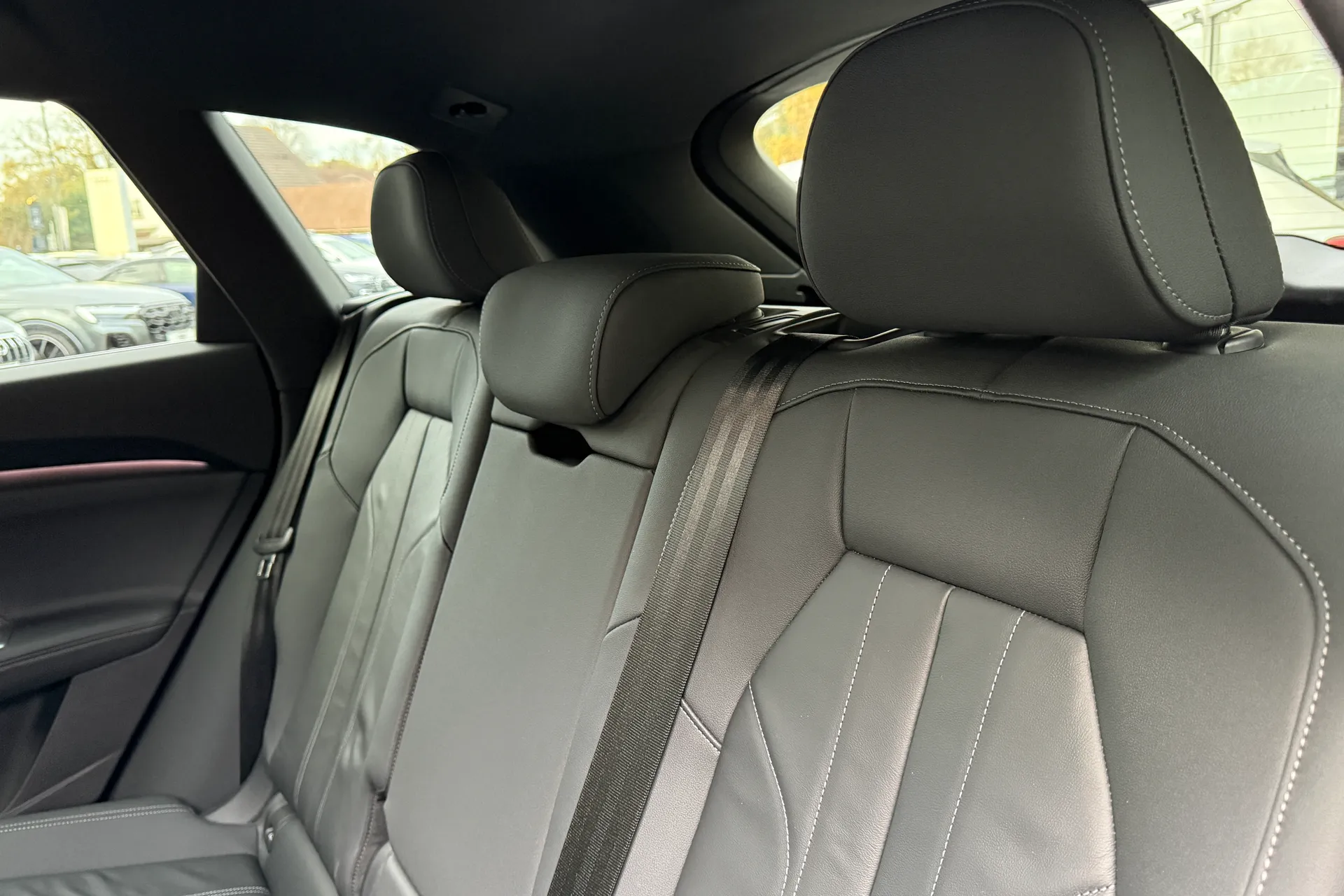 Audi Q5 thumbnail image number 26