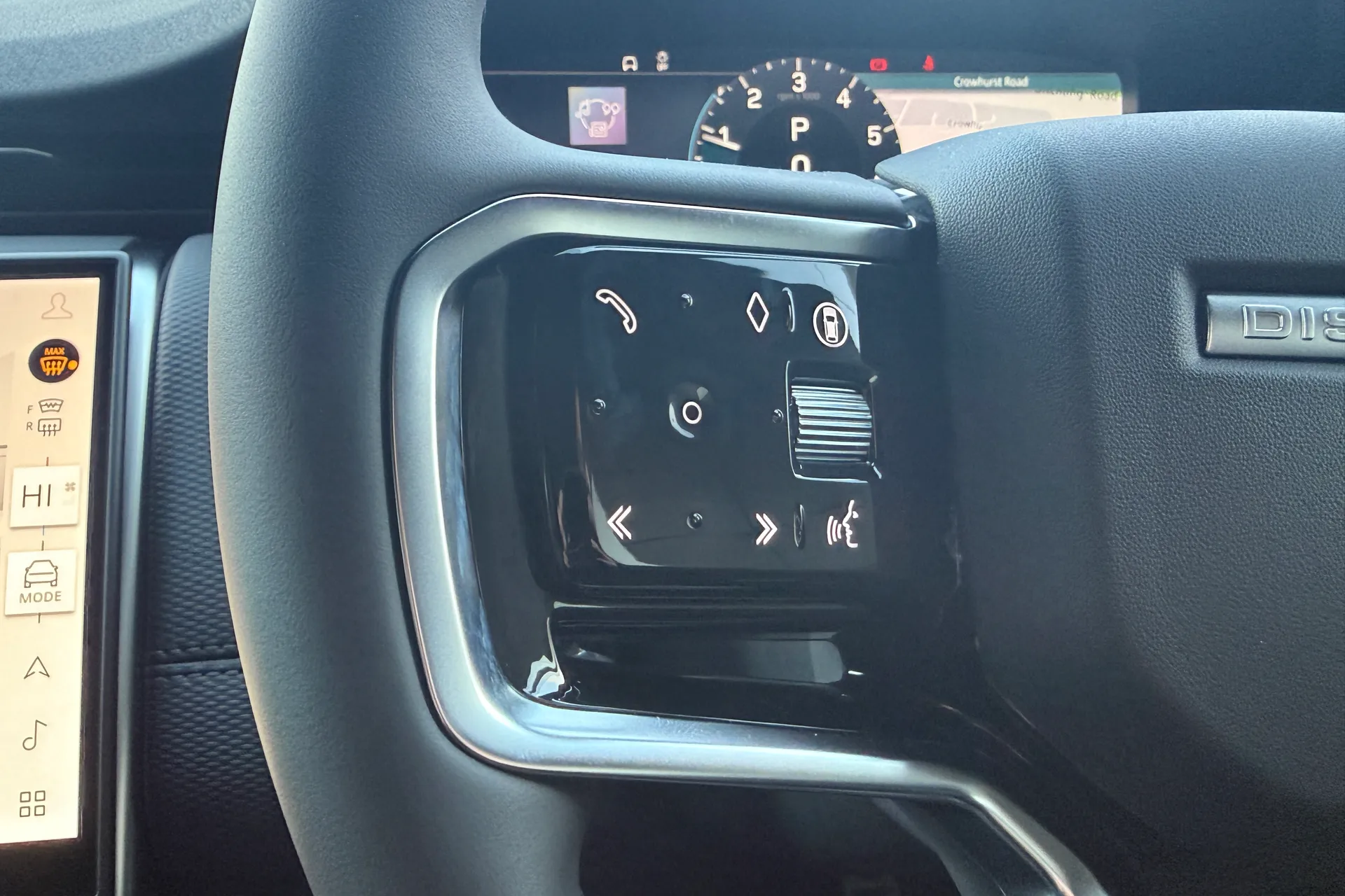 LAND ROVER DISCOVERY SPORT thumbnail image number 24