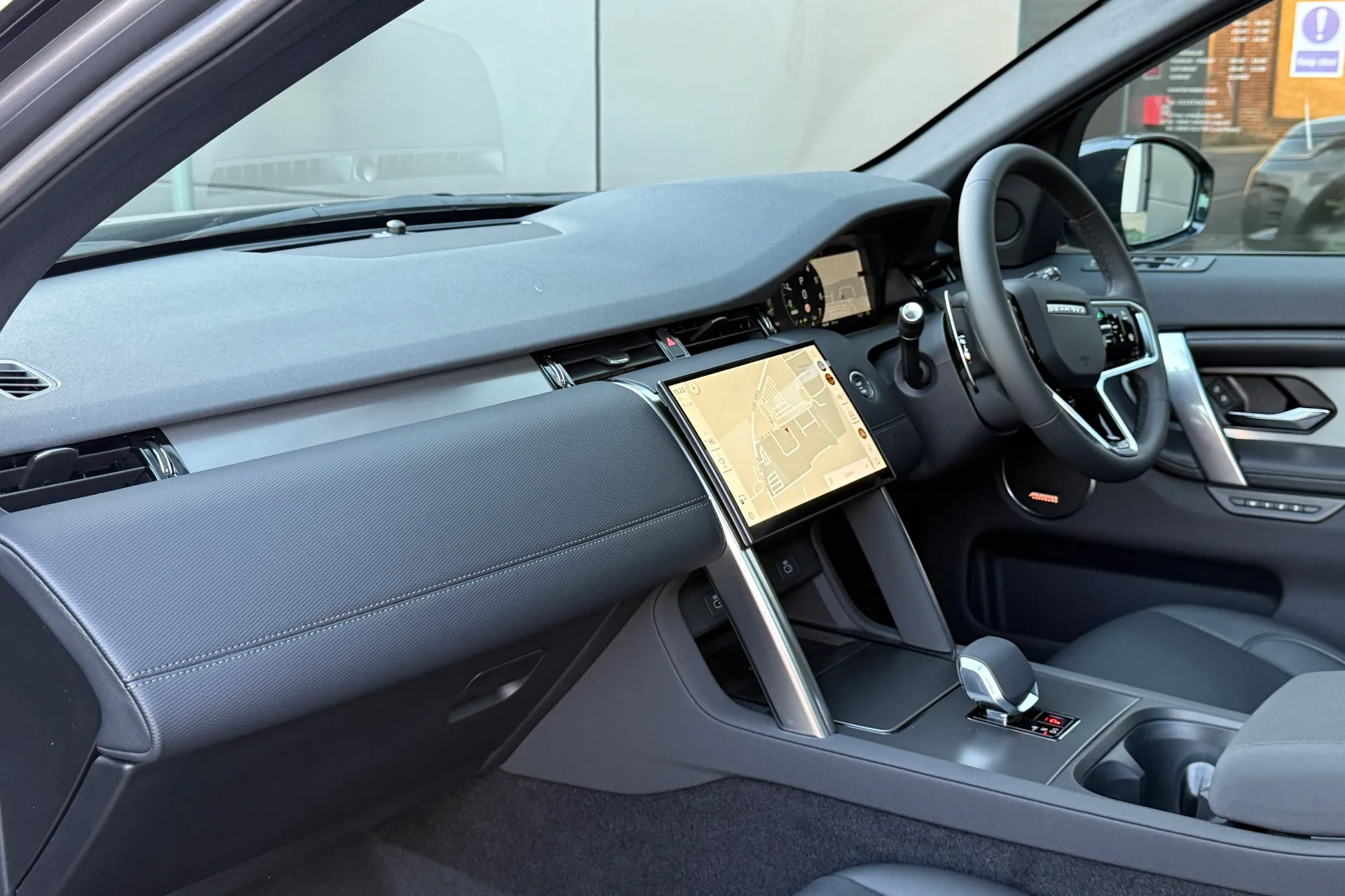 LAND ROVER DISCOVERY SPORT thumbnail image number 47