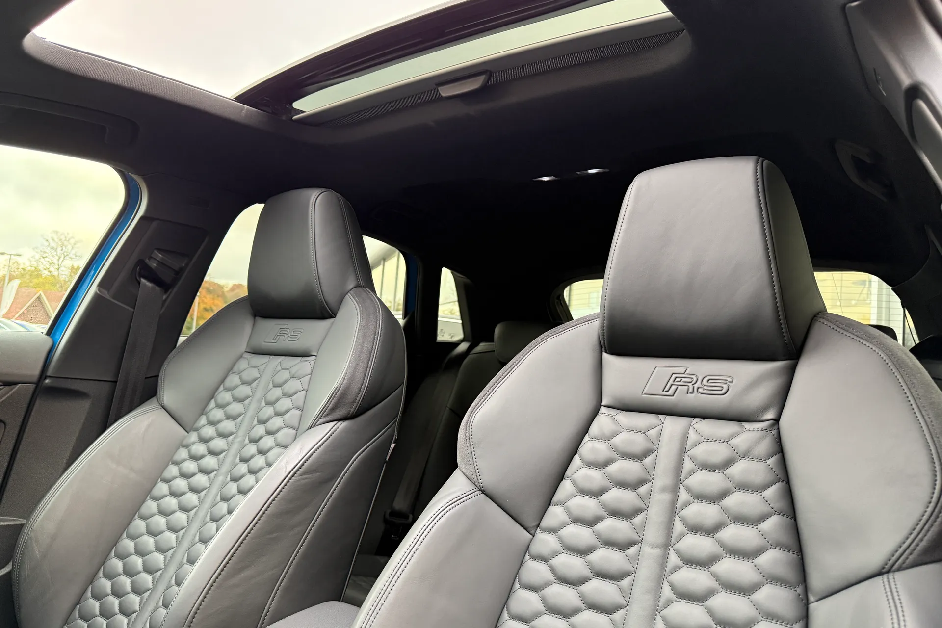 Audi RS3 thumbnail image number 4