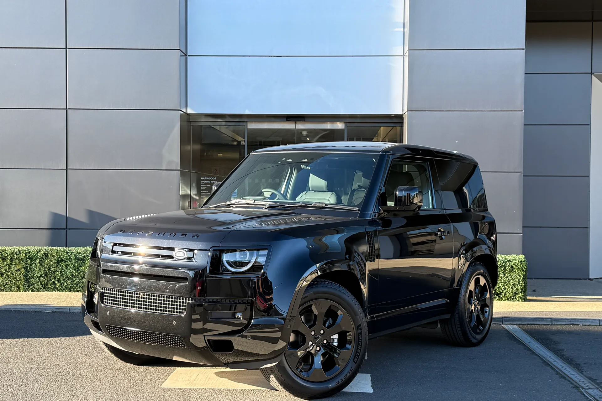 LAND ROVER Defender 90 thumbnail image number 9