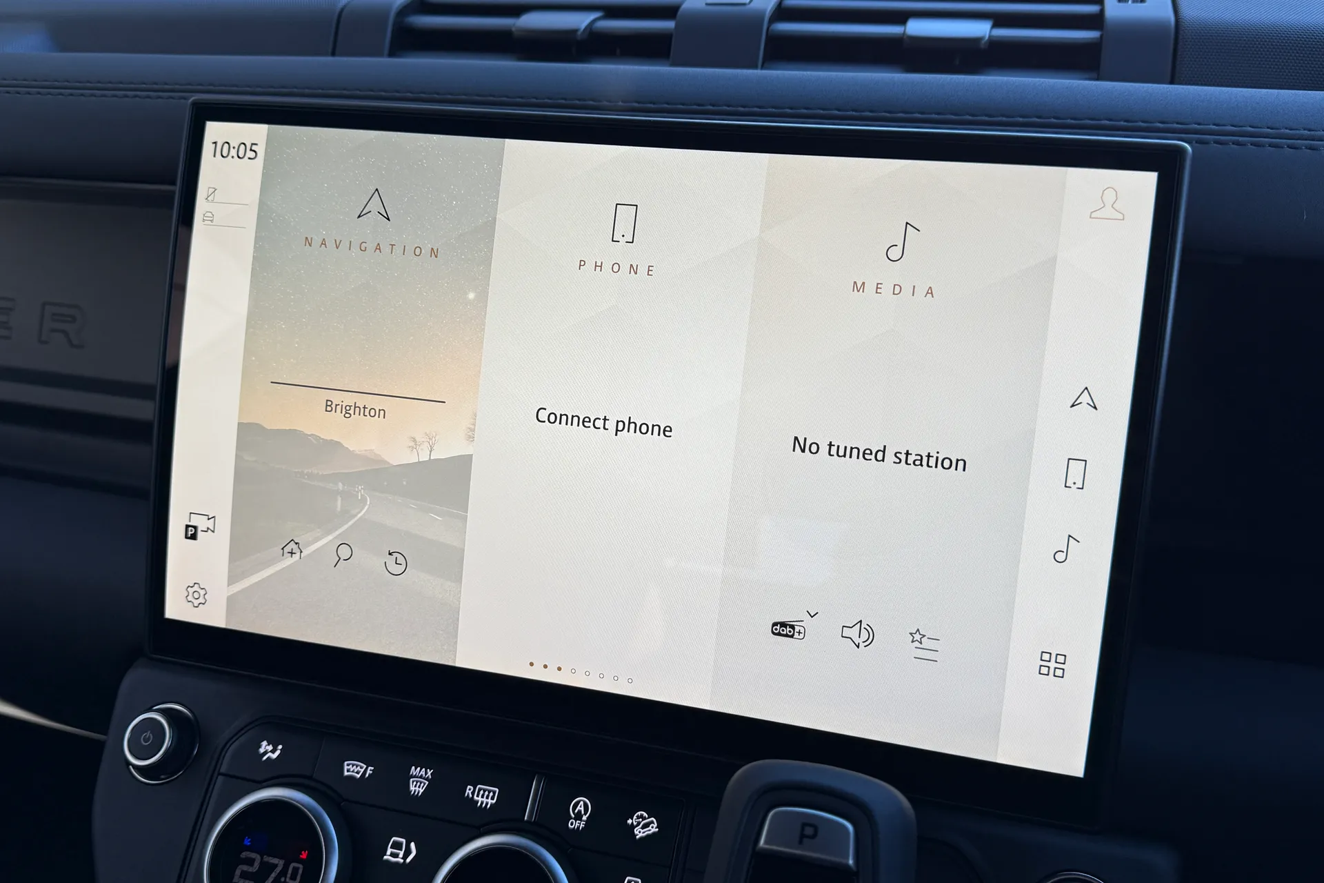 LAND ROVER Defender 90 thumbnail image number 36