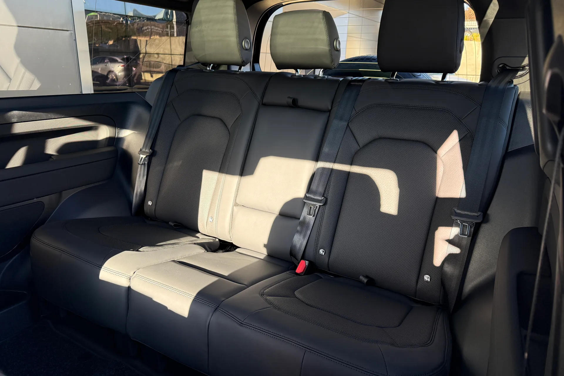 LAND ROVER Defender 90 thumbnail image number 55