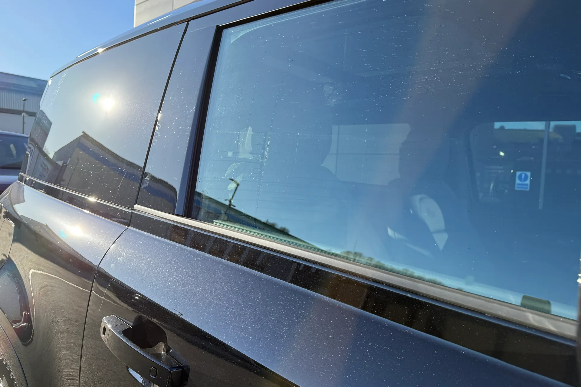 LAND ROVER Defender 90 thumbnail image number 23