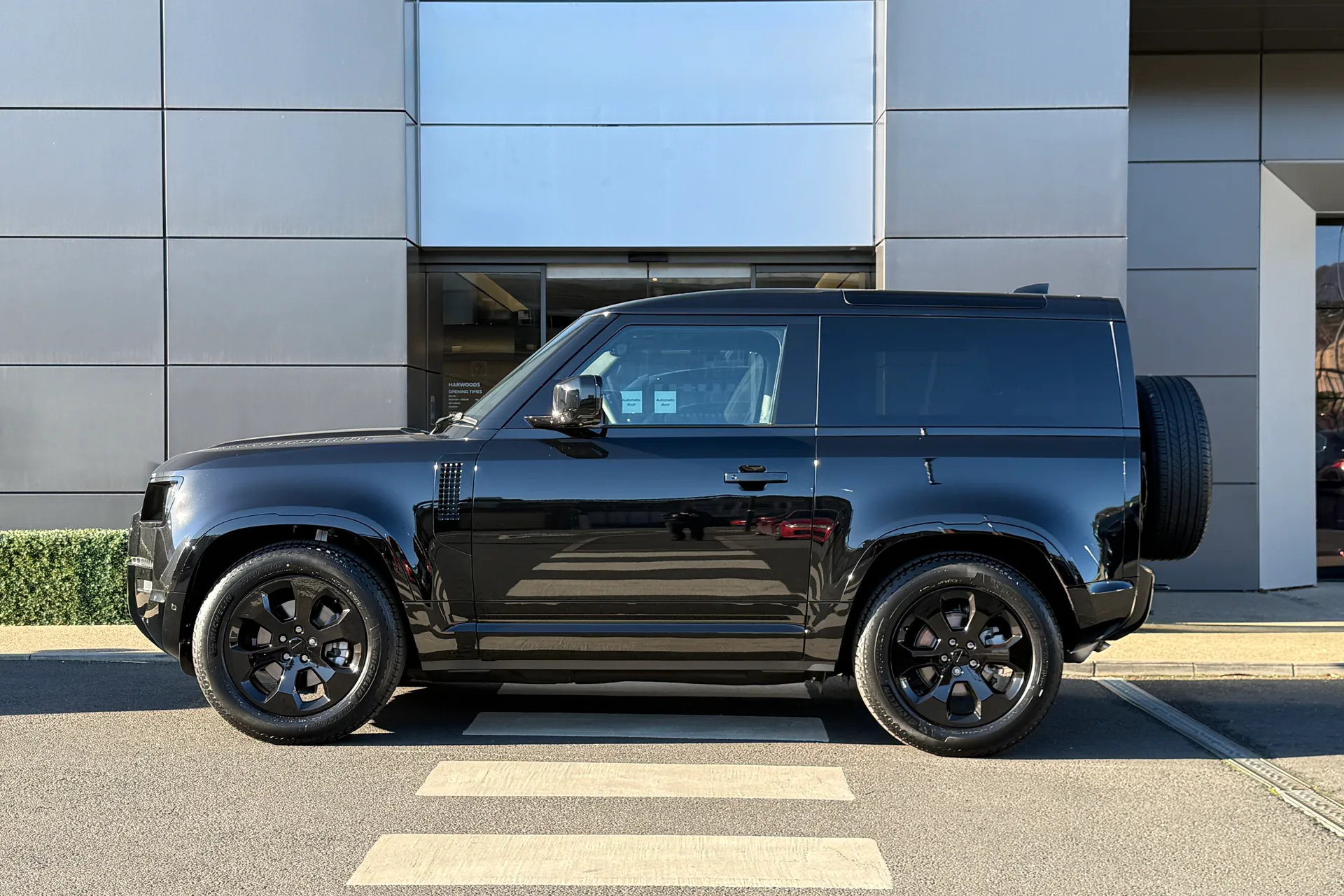 LAND ROVER Defender 90 thumbnail image number 7