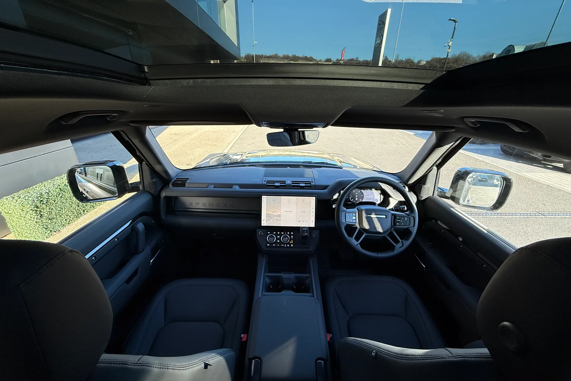 LAND ROVER Defender 90 thumbnail image number 3