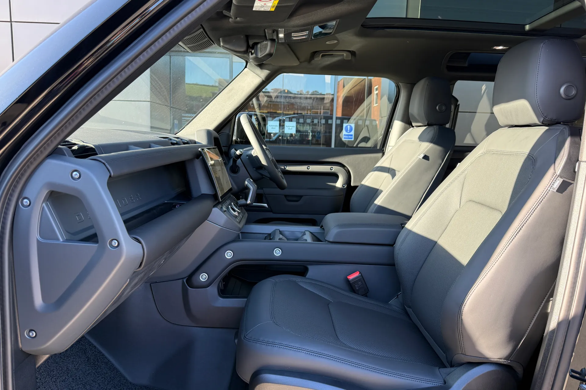 LAND ROVER Defender 90 thumbnail image number 56