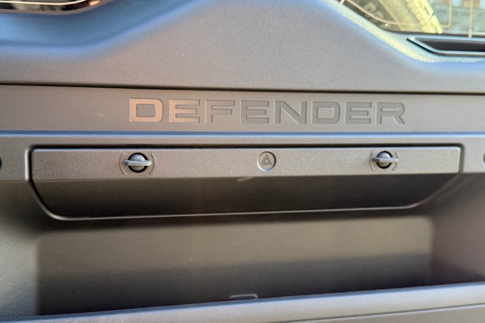 LAND ROVER Defender 90 thumbnail image number 53