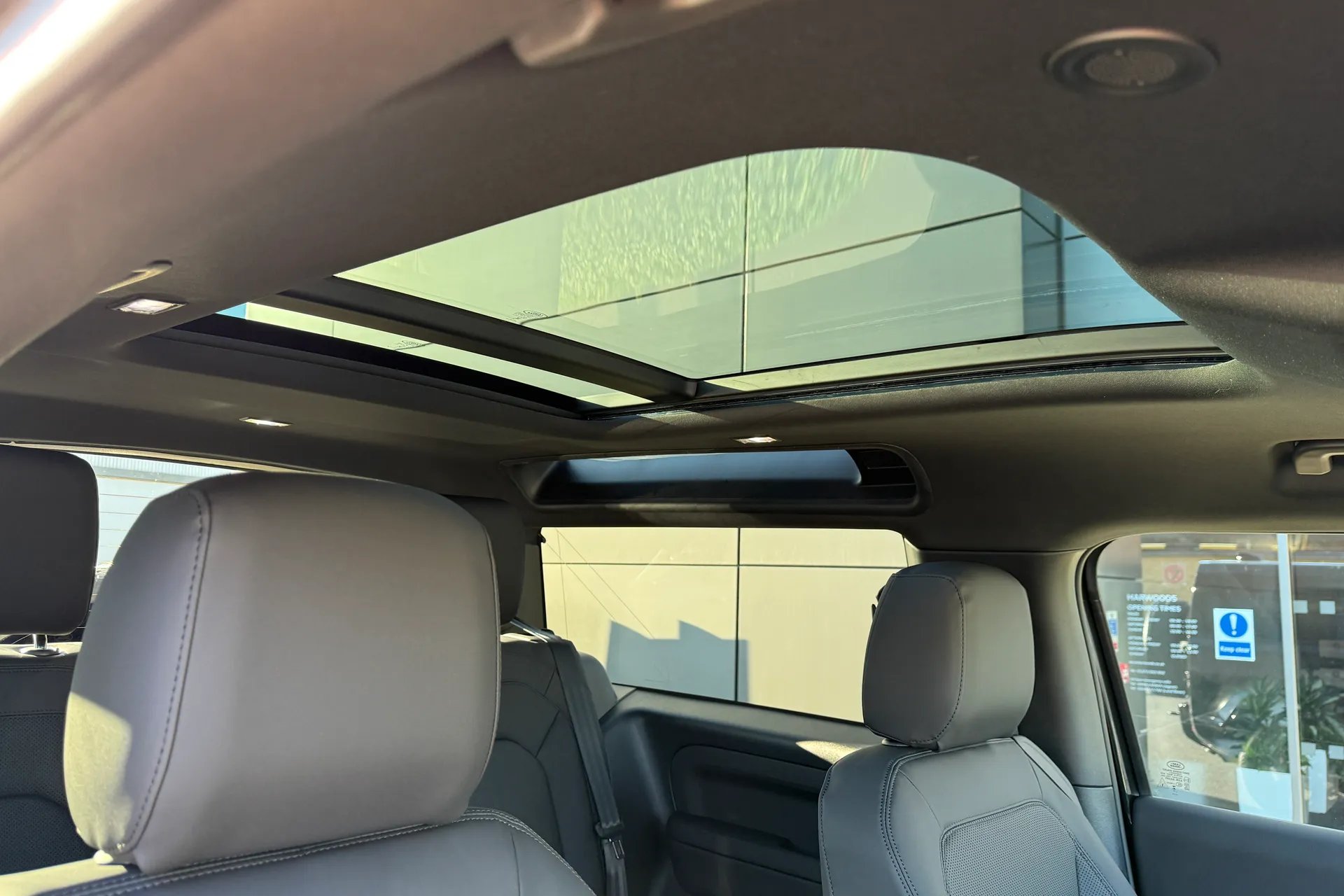 LAND ROVER Defender 90 thumbnail image number 12