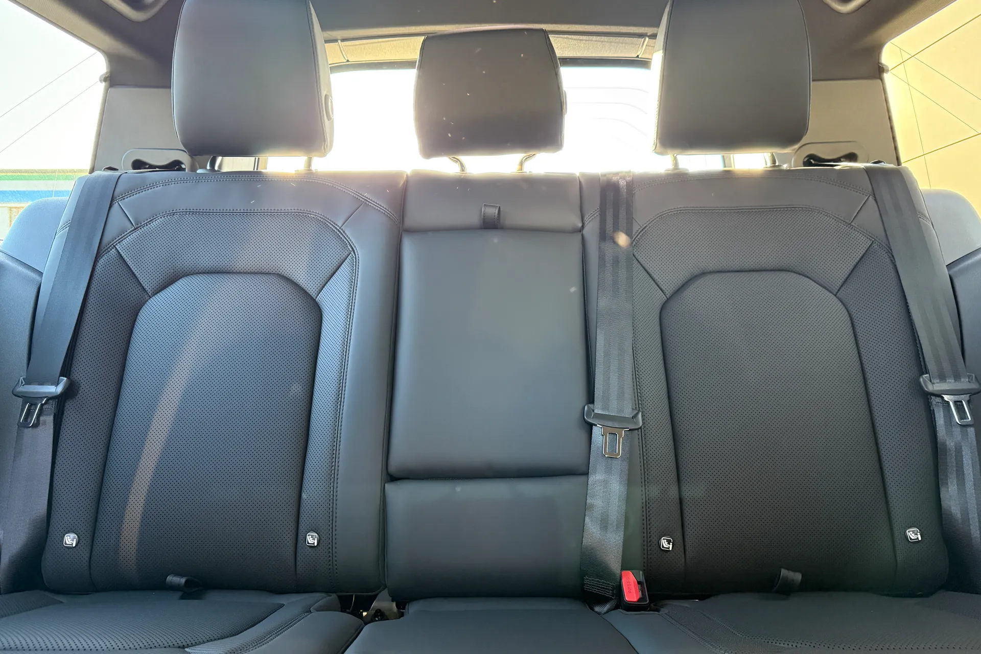 LAND ROVER Defender 90 thumbnail image number 43