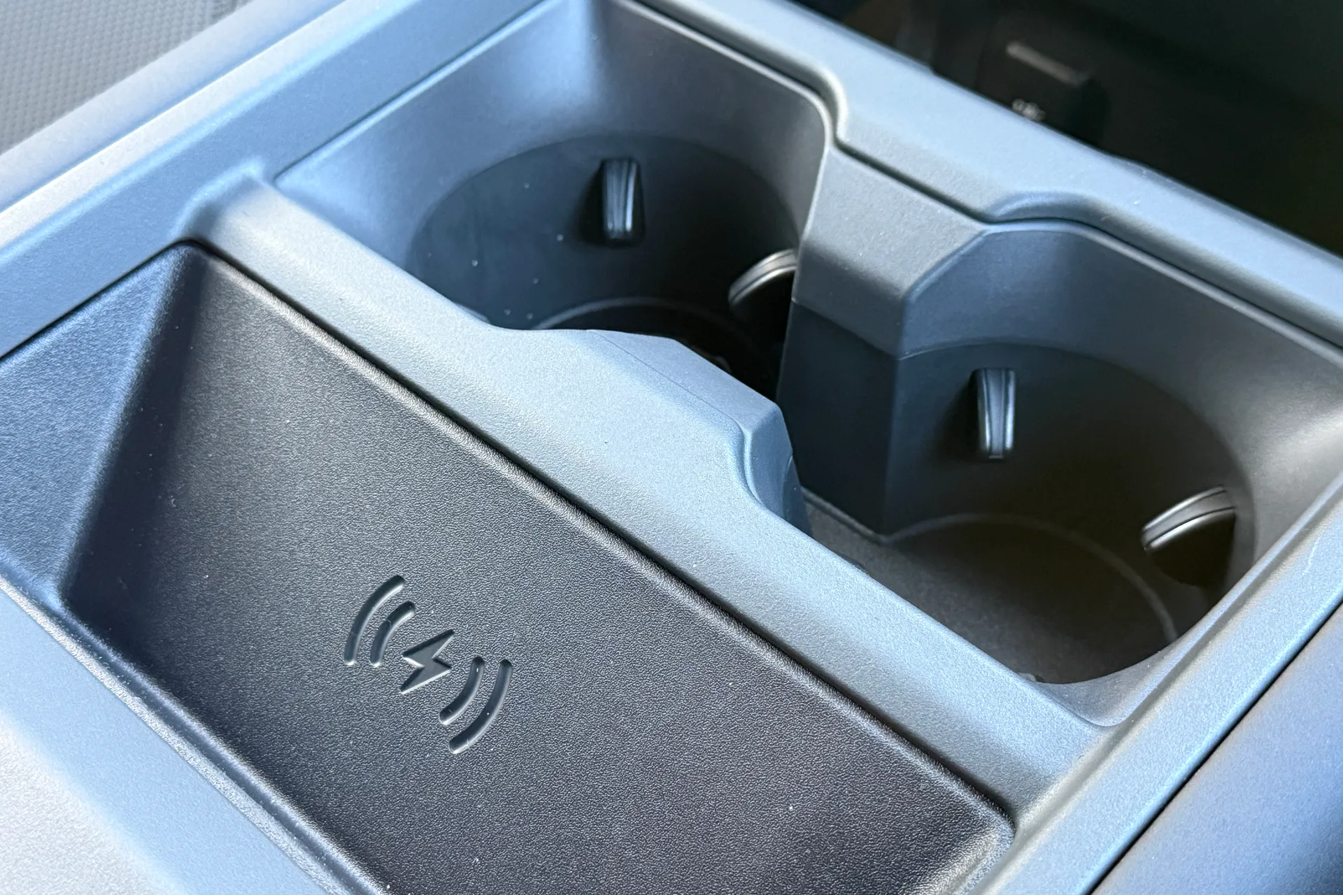 LAND ROVER Defender 90 thumbnail image number 31