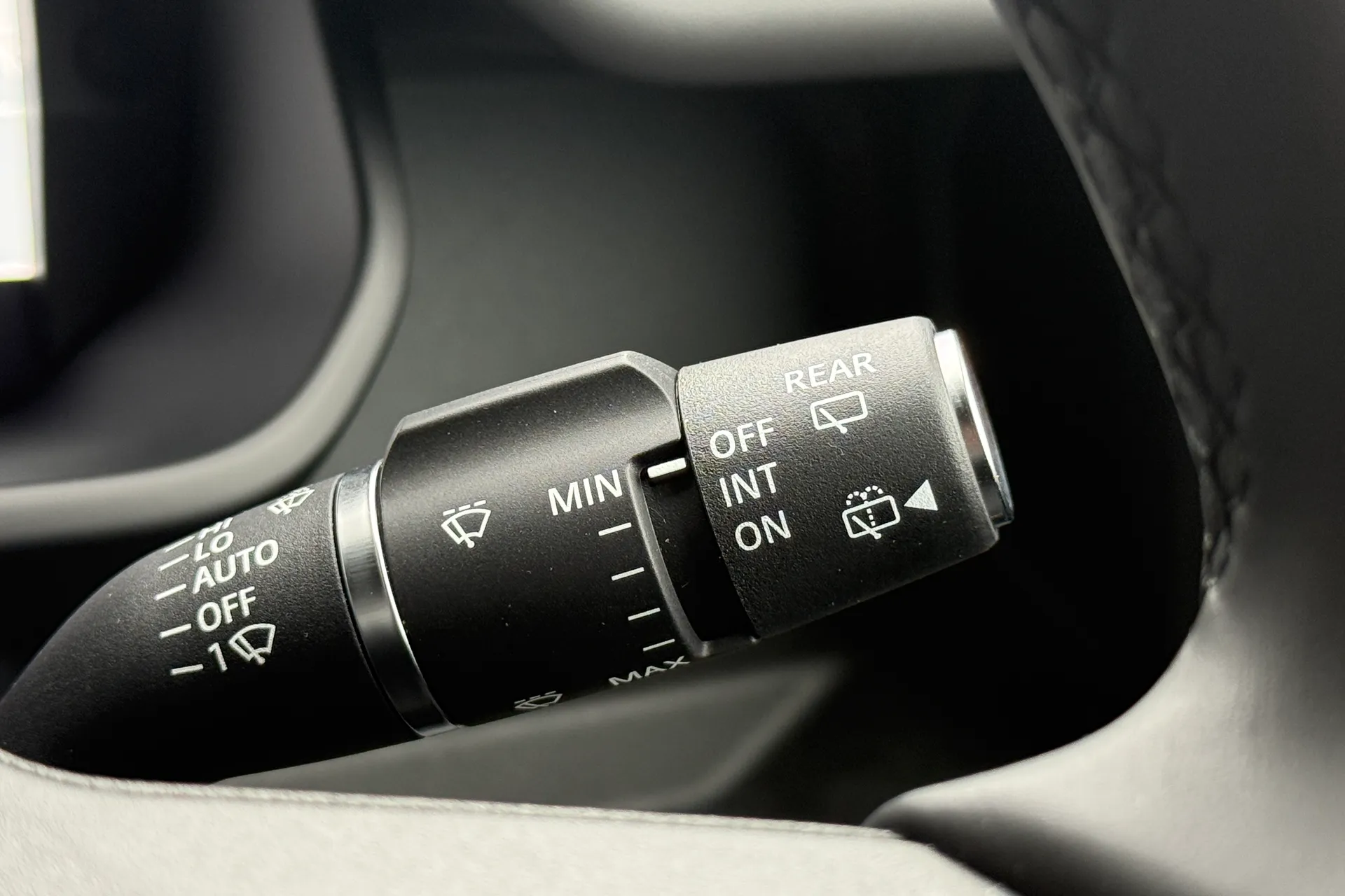 LAND ROVER Defender 110 thumbnail image number 61