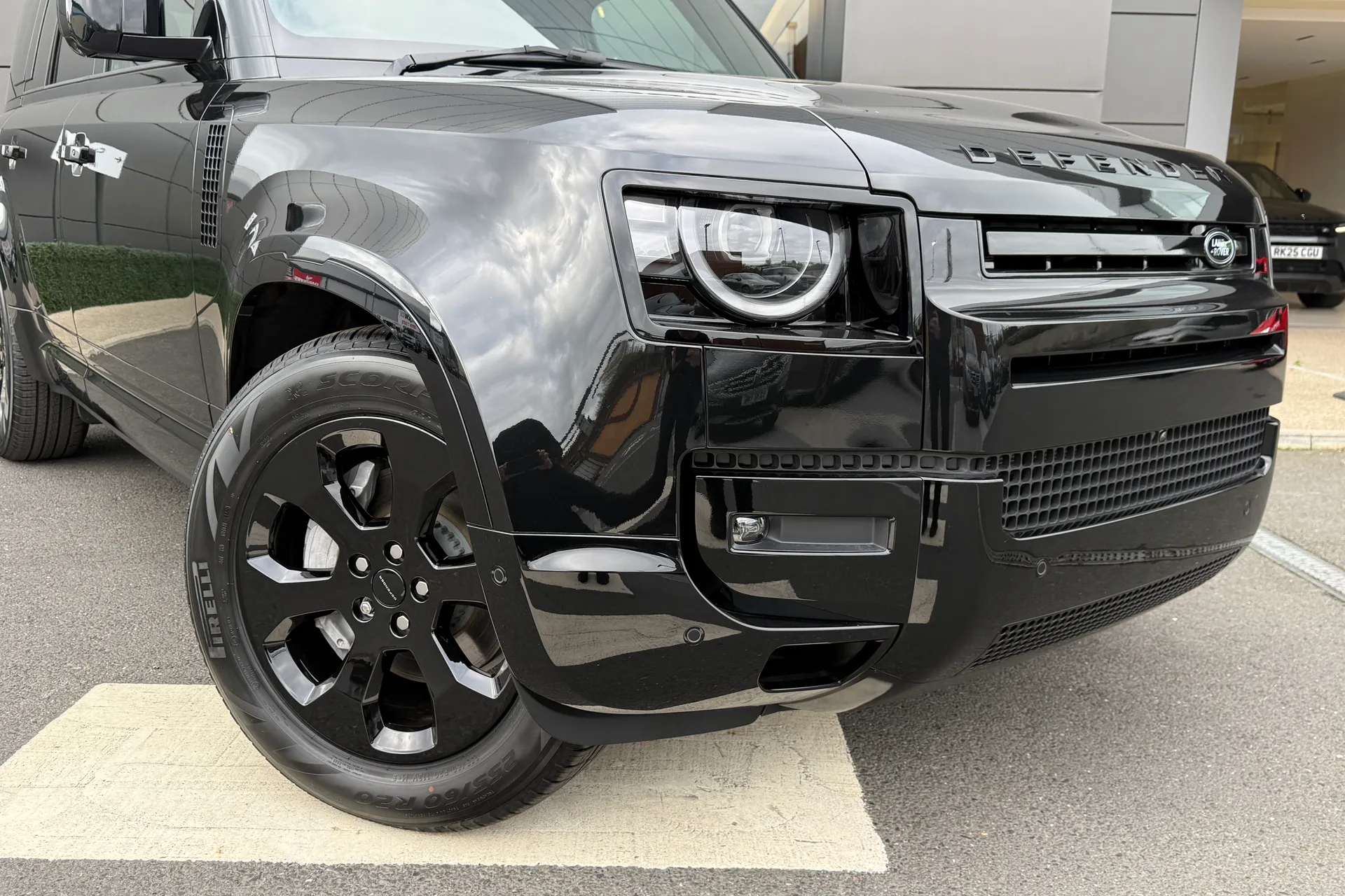 LAND ROVER Defender 110 thumbnail image number 16