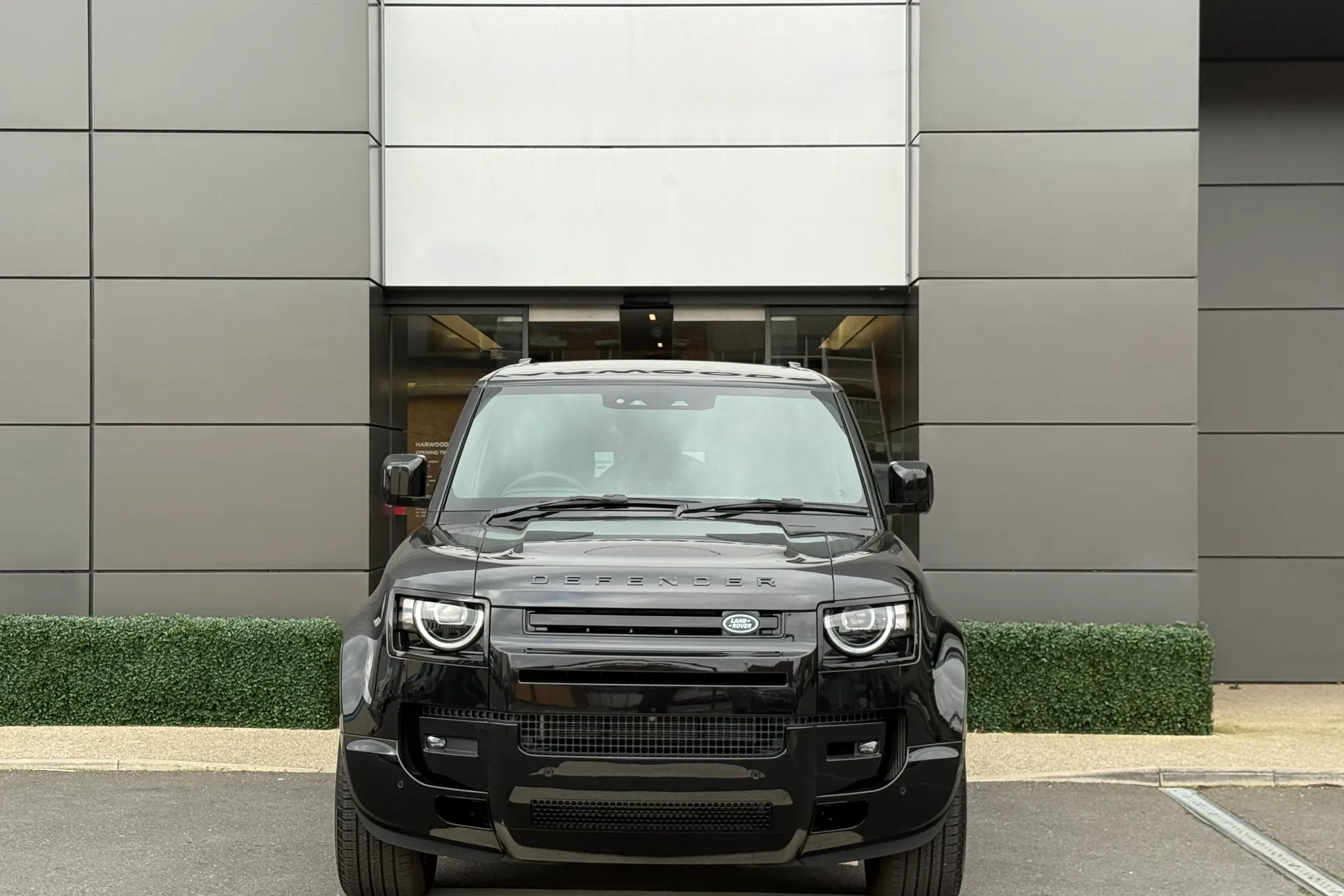 LAND ROVER Defender 110 thumbnail image number 6