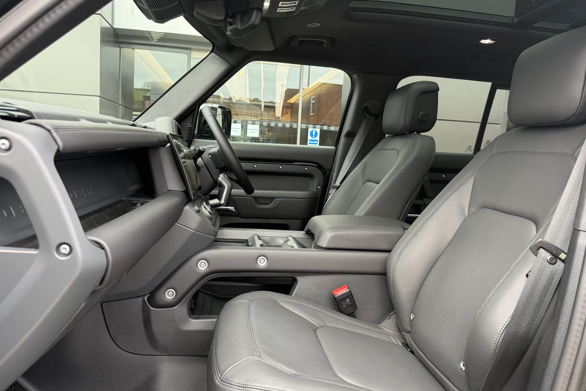 LAND ROVER Defender 110 thumbnail image number 59