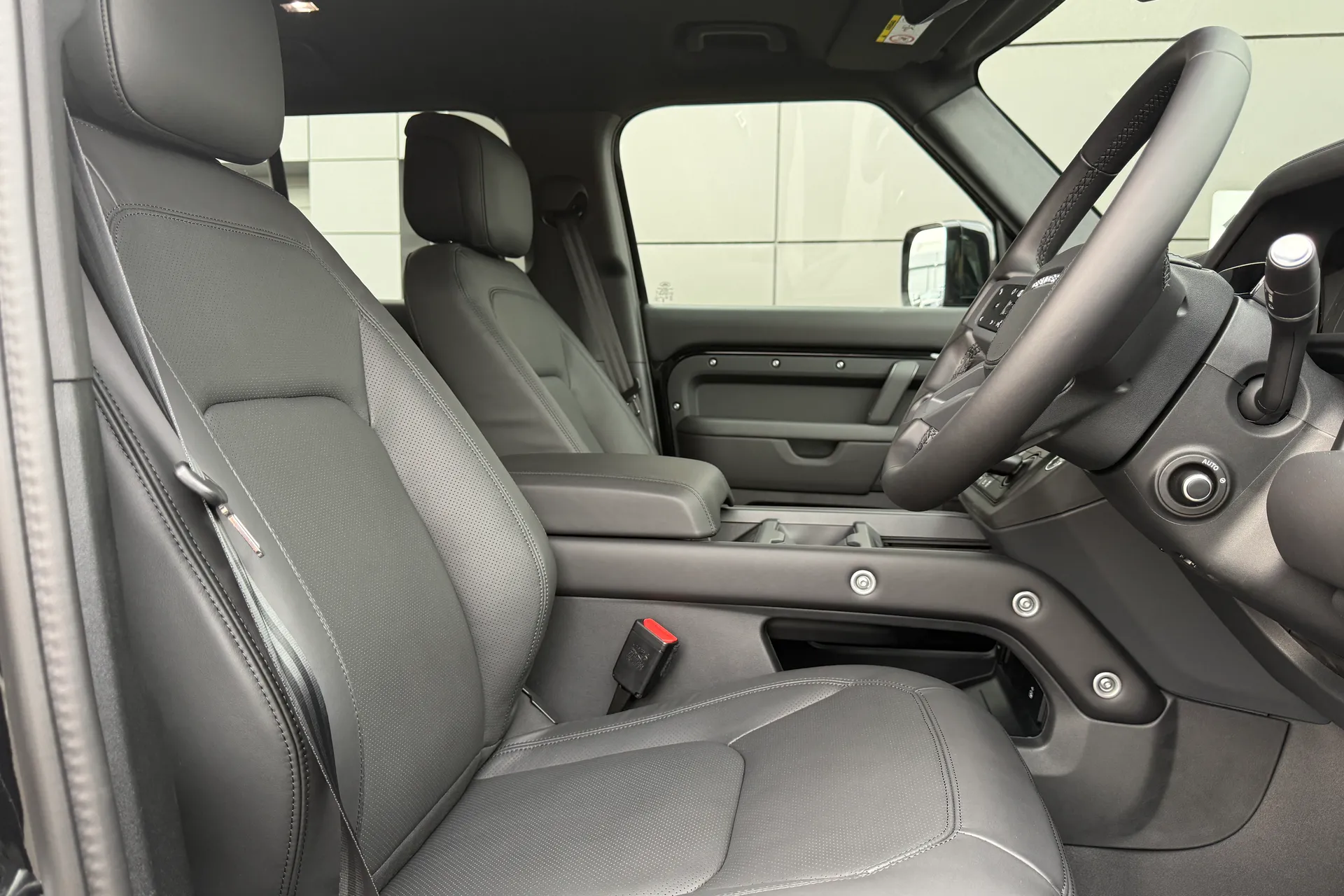 LAND ROVER Defender 110 thumbnail image number 19