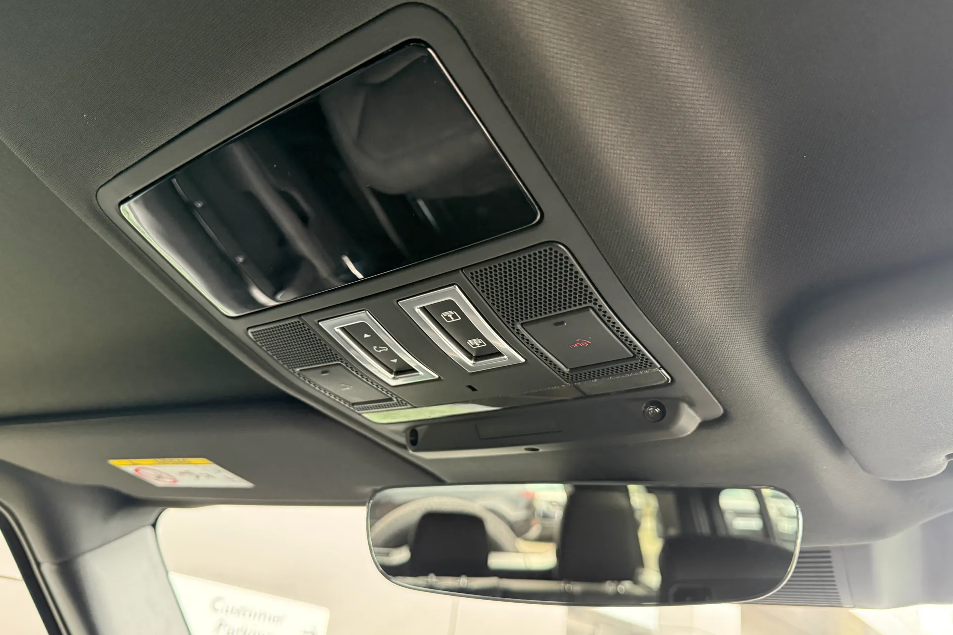 LAND ROVER Defender 110 thumbnail image number 40