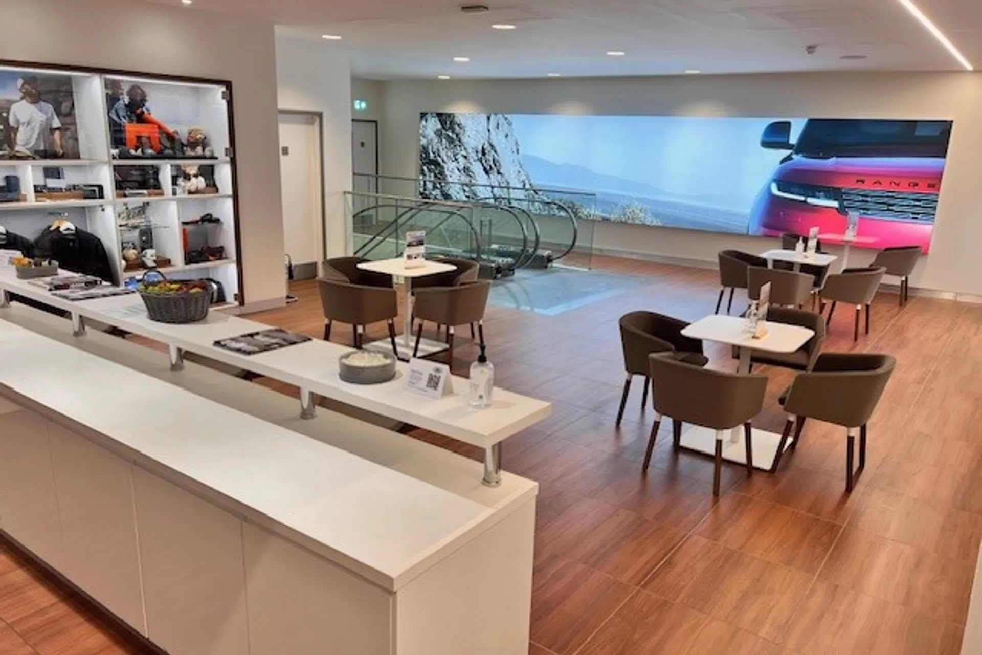 LAND ROVER Defender 110 thumbnail image number 72