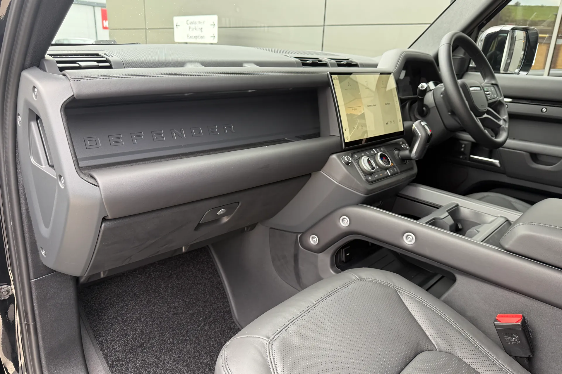 LAND ROVER Defender 110 thumbnail image number 60