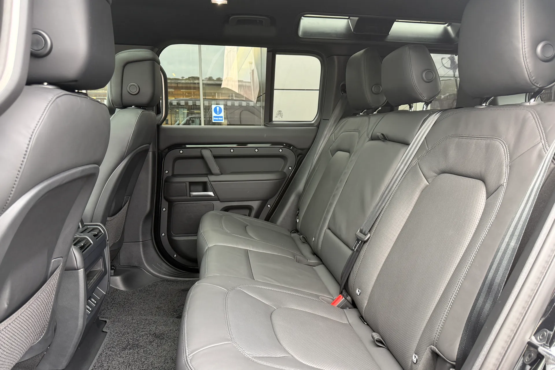 LAND ROVER Defender 110 thumbnail image number 58