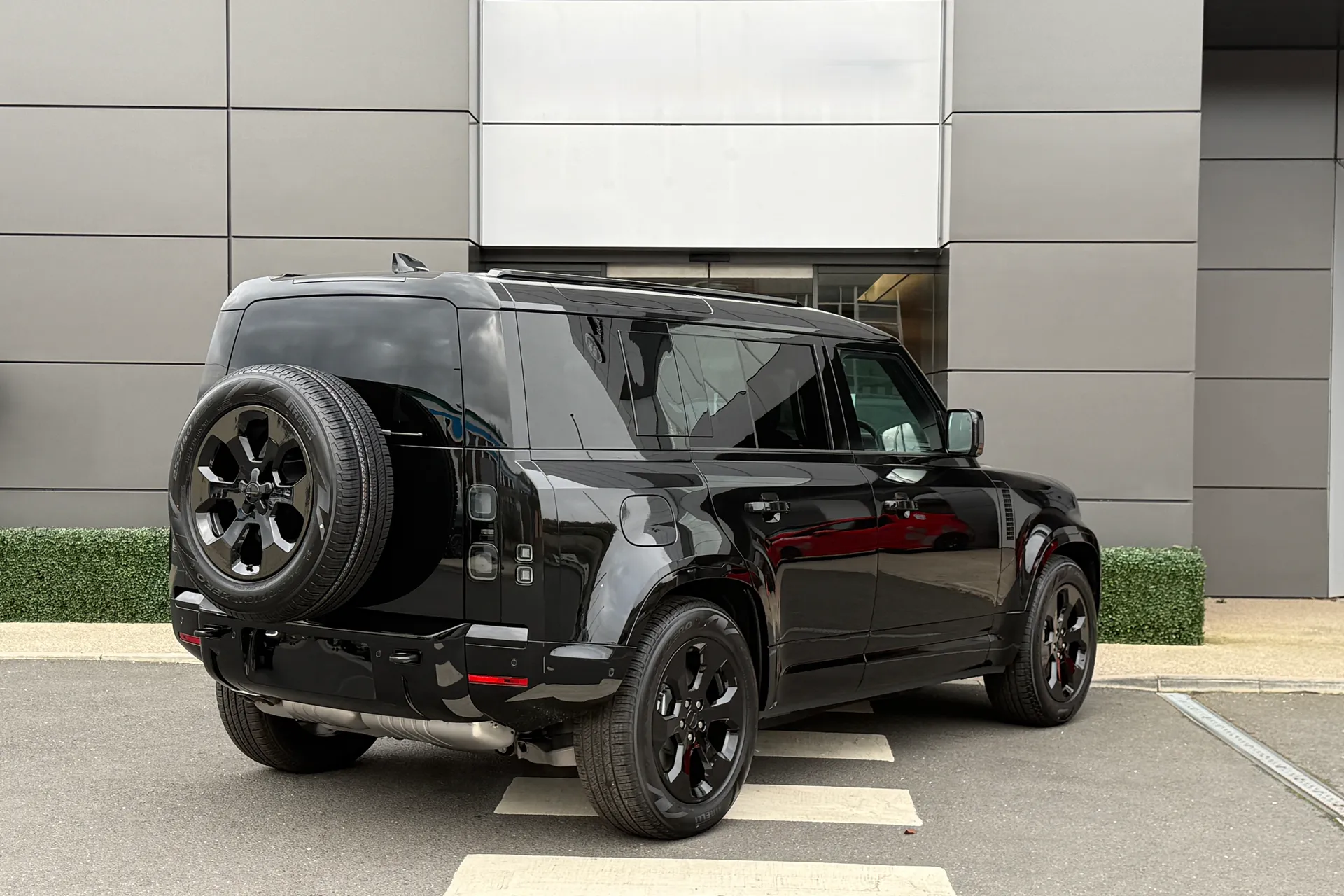 LAND ROVER Defender 110 thumbnail image number 13