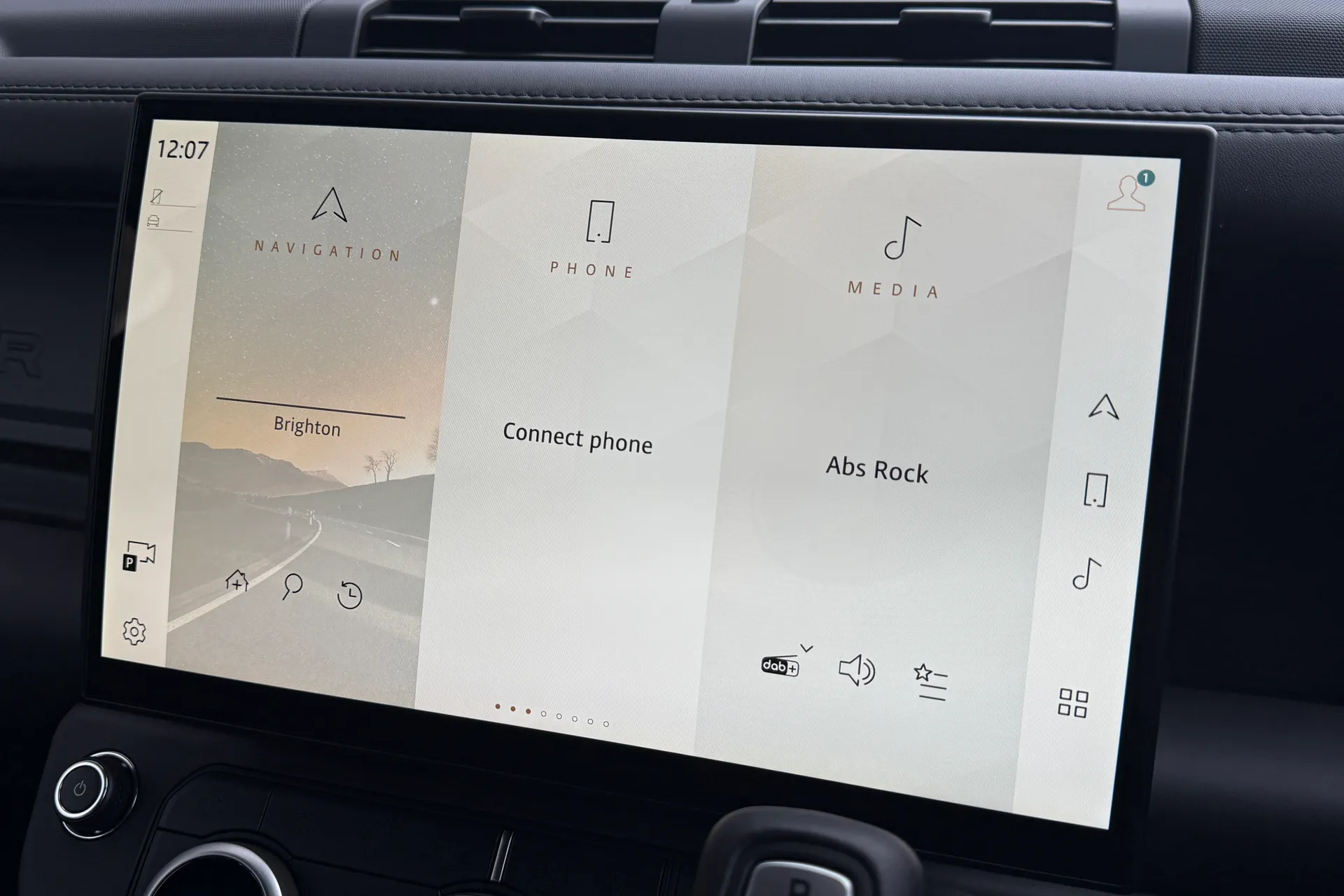 LAND ROVER Defender 110 thumbnail image number 35