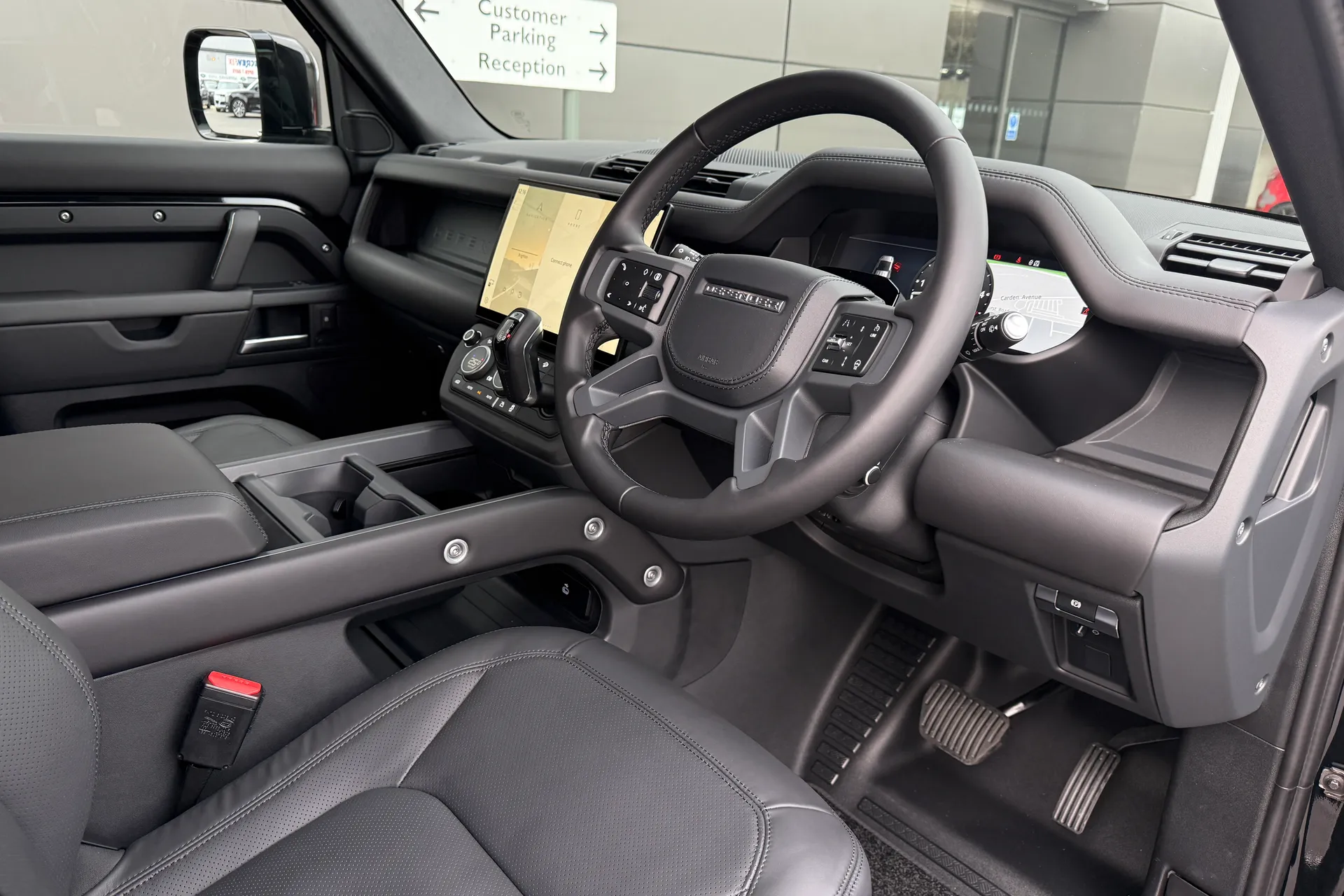 LAND ROVER Defender 110 thumbnail image number 18