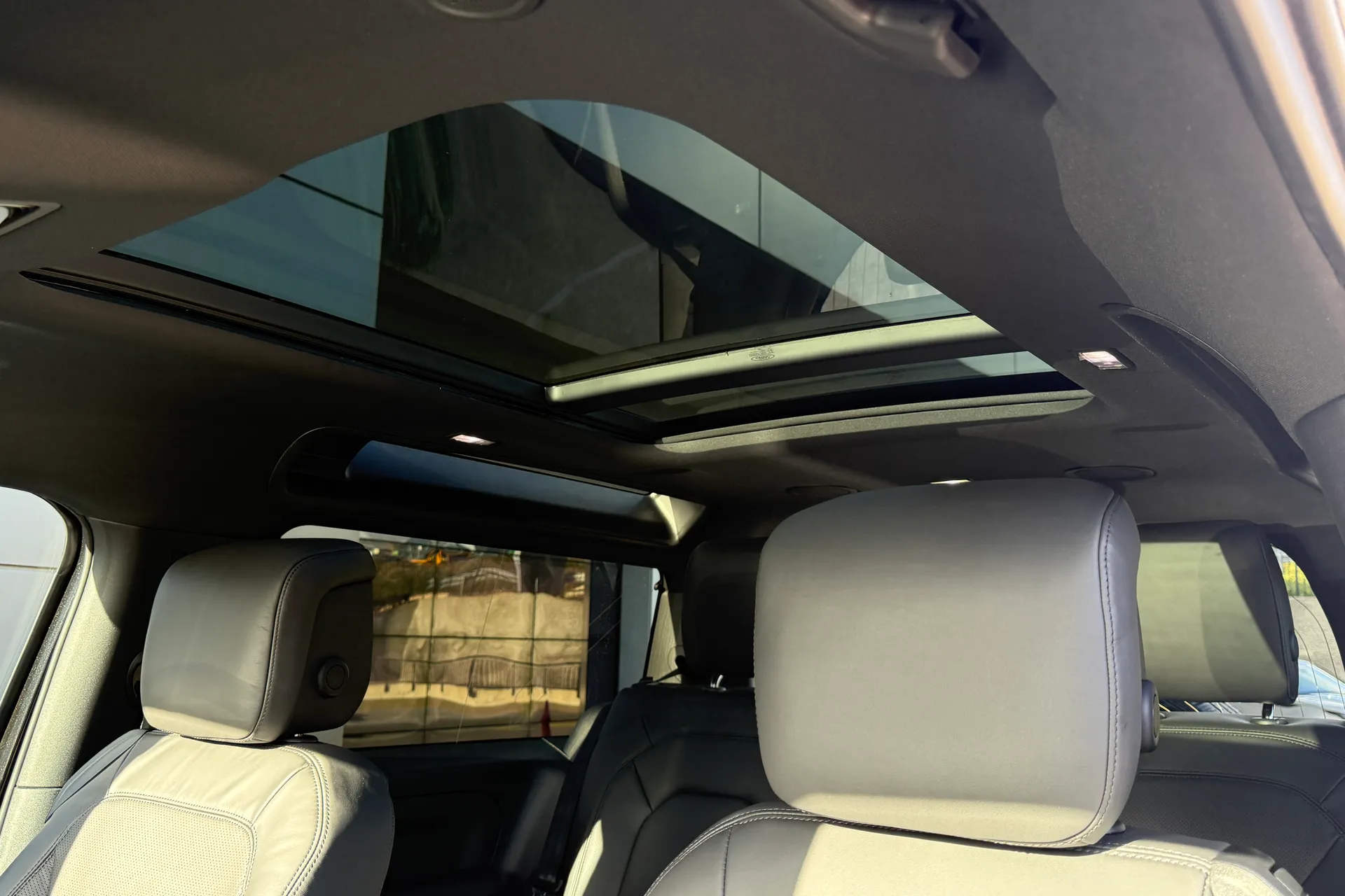 LAND ROVER Defender 90 thumbnail image number 60